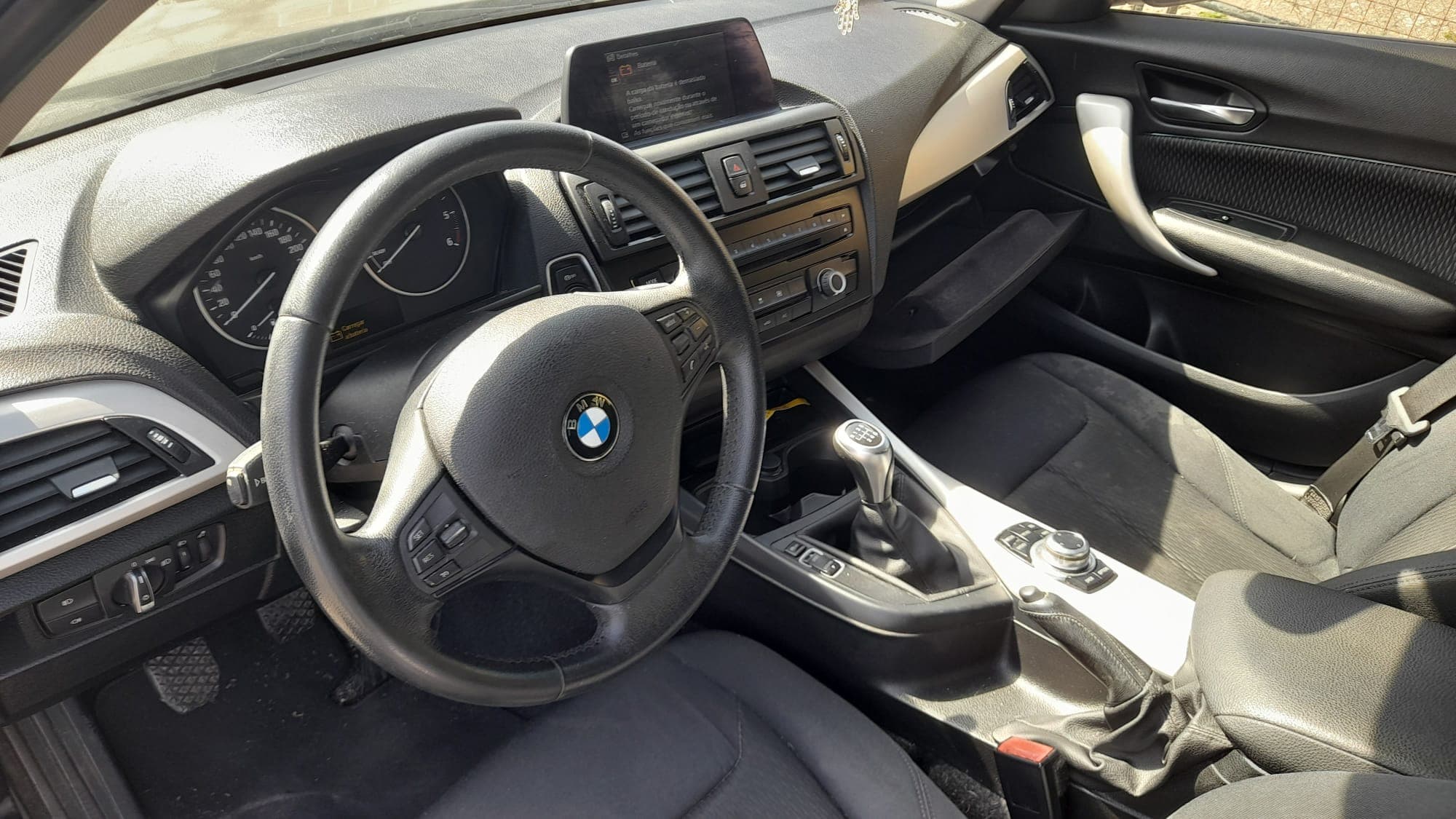 BMW 116D · Ano 2014 — imagem 24
