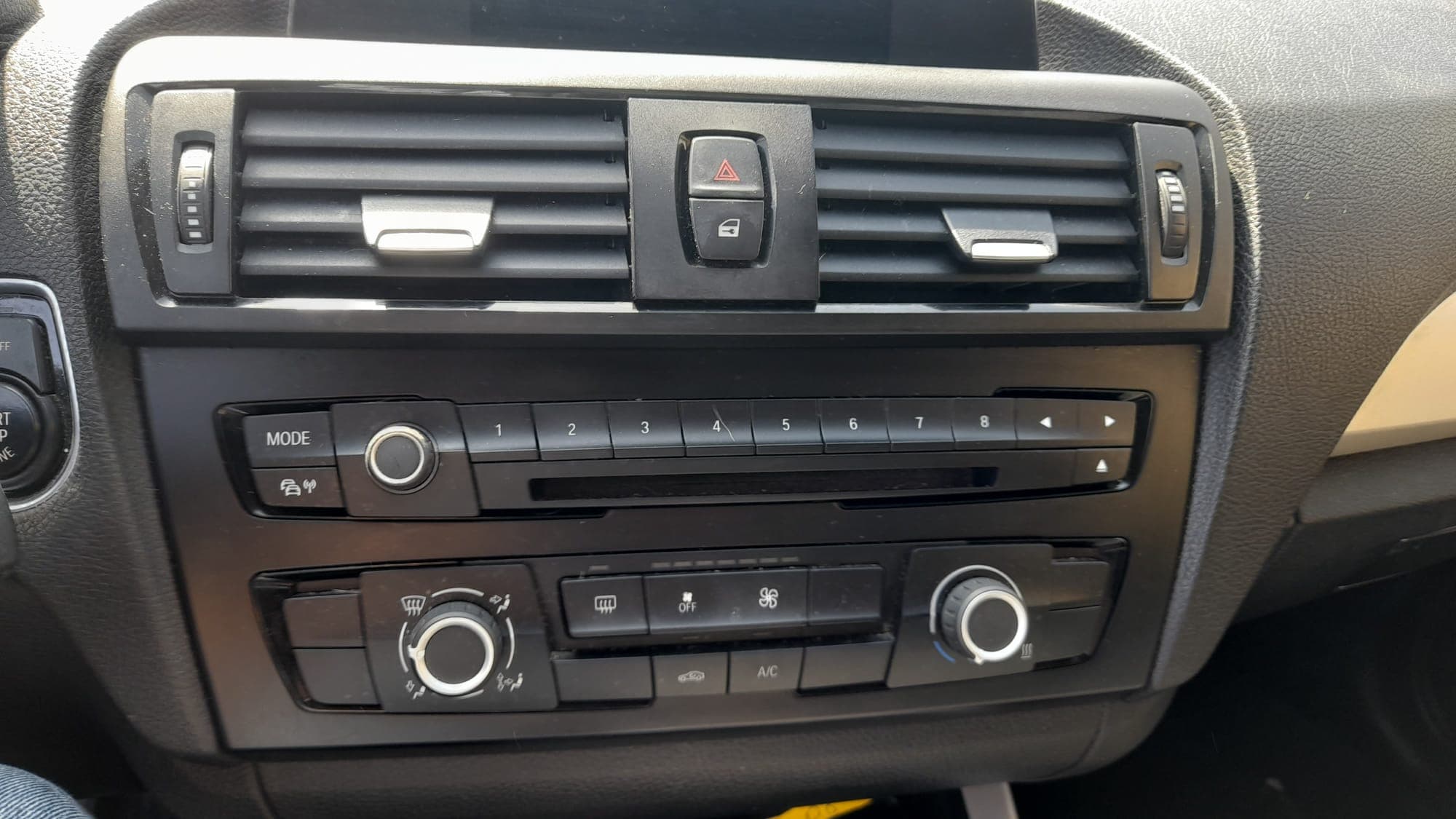 BMW 116D · Ano 2014 — imagem 23