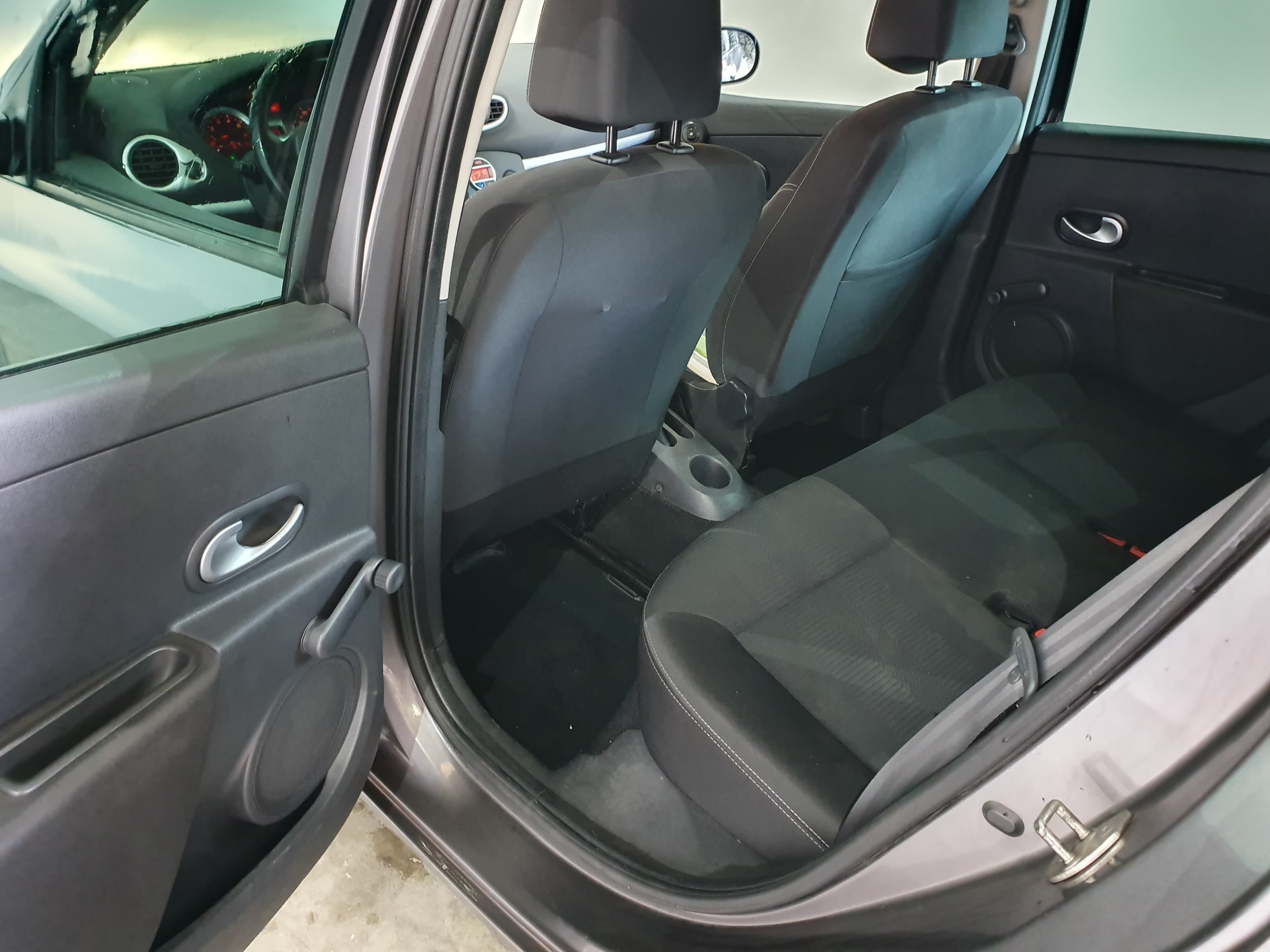 Renault Clio · Ano 2011 — imagem 30