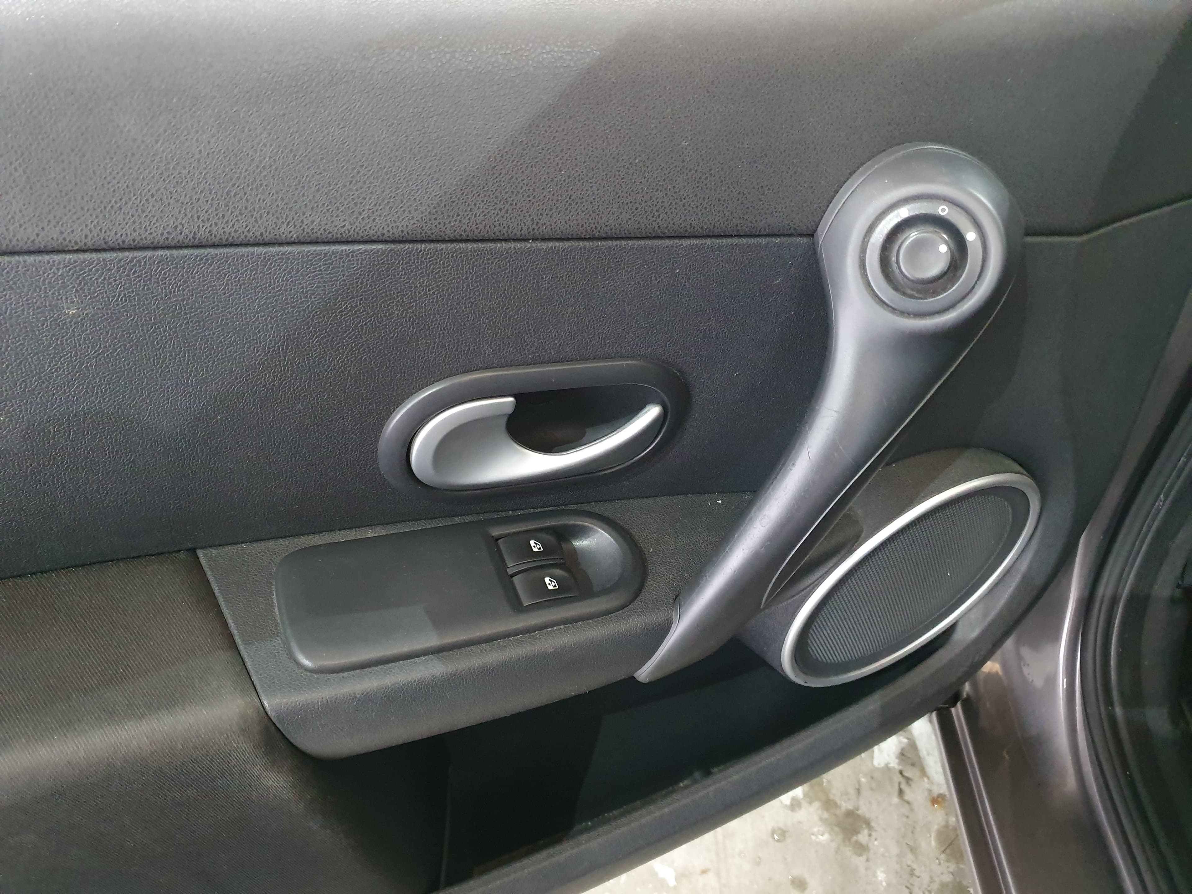 Renault Clio · Ano 2011 — imagem 29