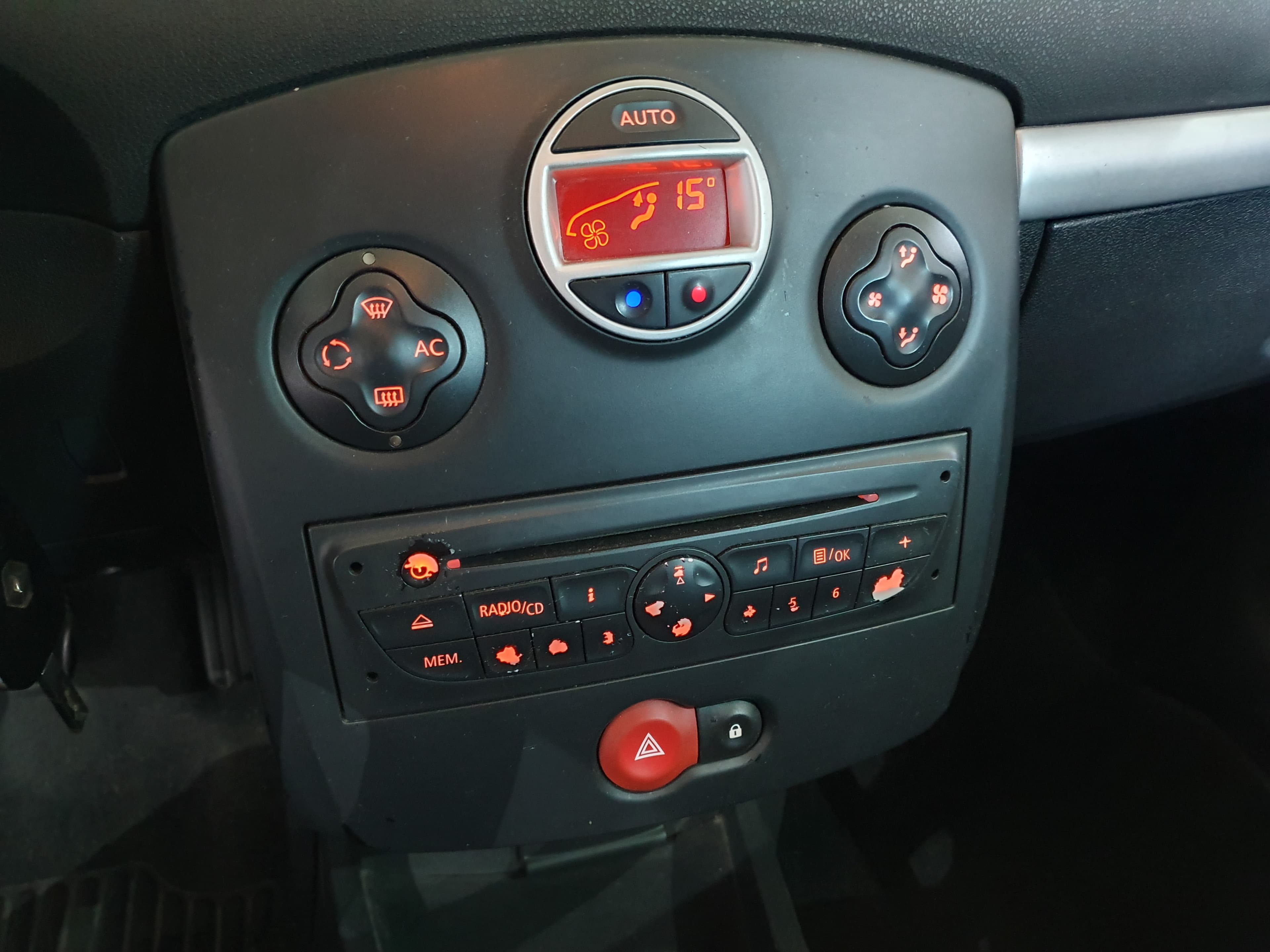 Renault Clio · Ano 2011 — imagem 41