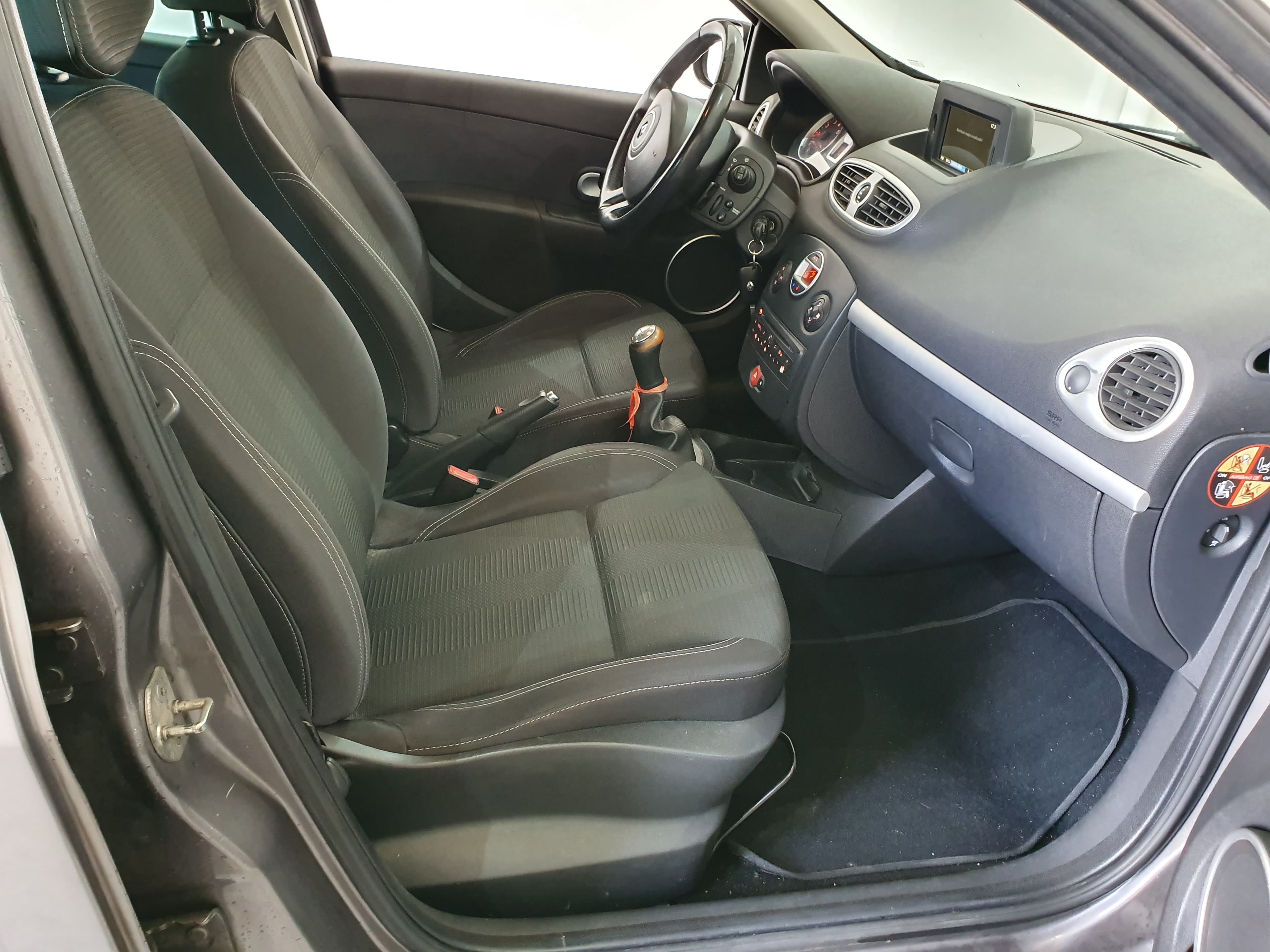 Renault Clio · Ano 2011 — imagem 25