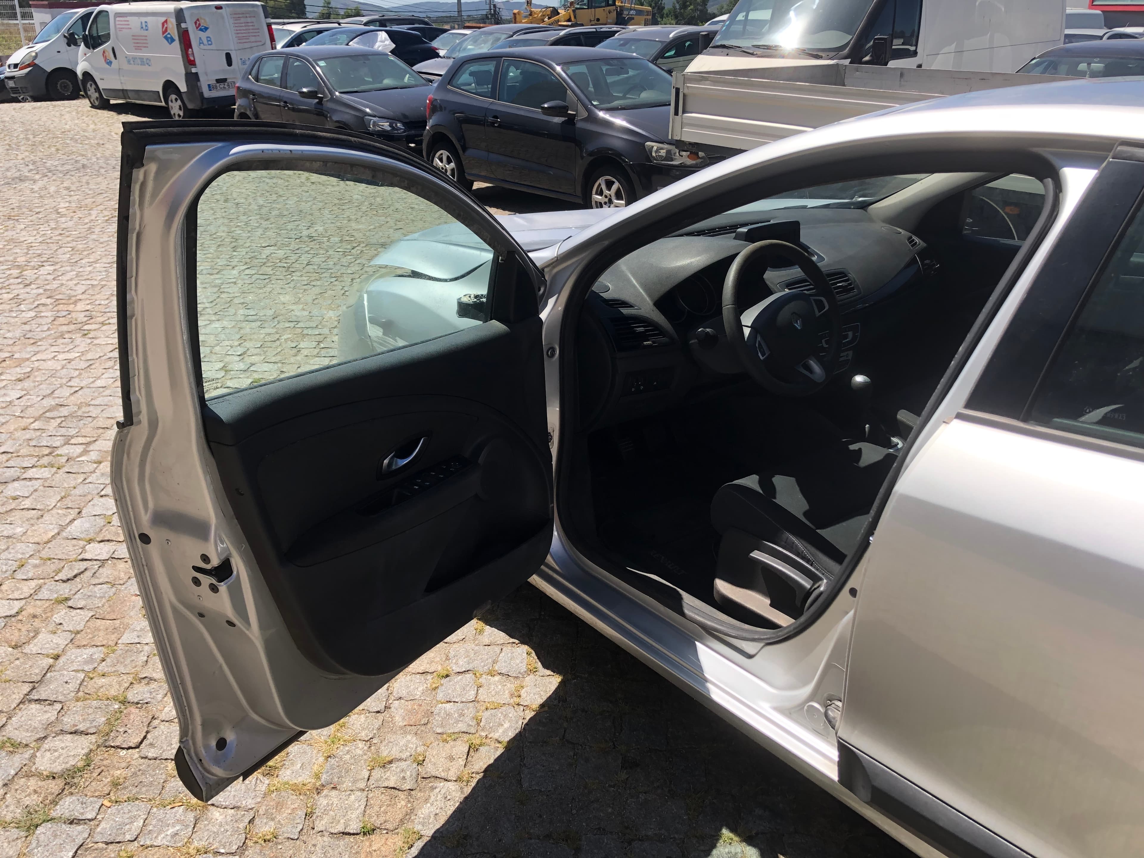 Renault Mégane · Ano 2011 — image 22