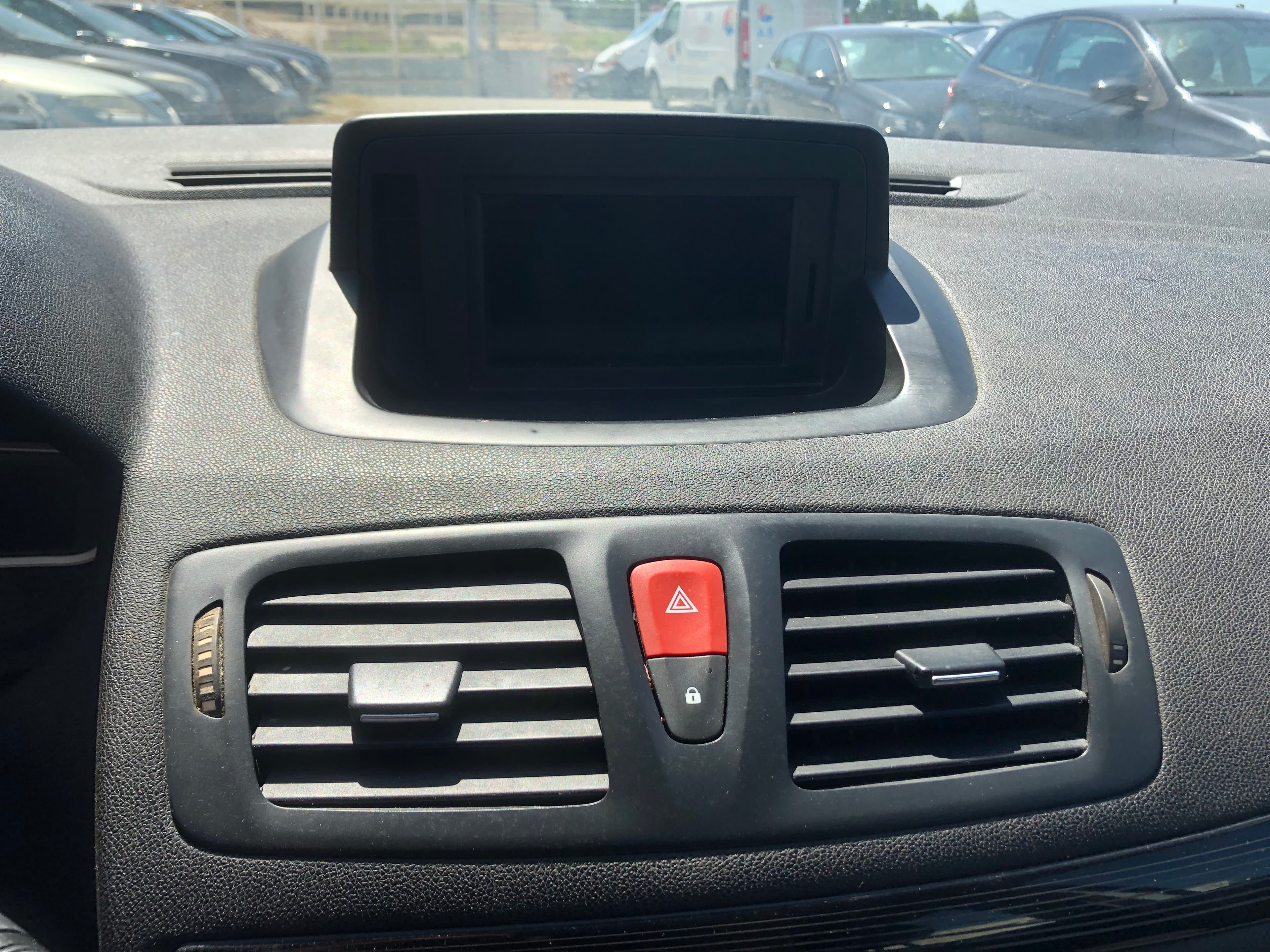 Renault Mégane · Ano 2011 — image 34