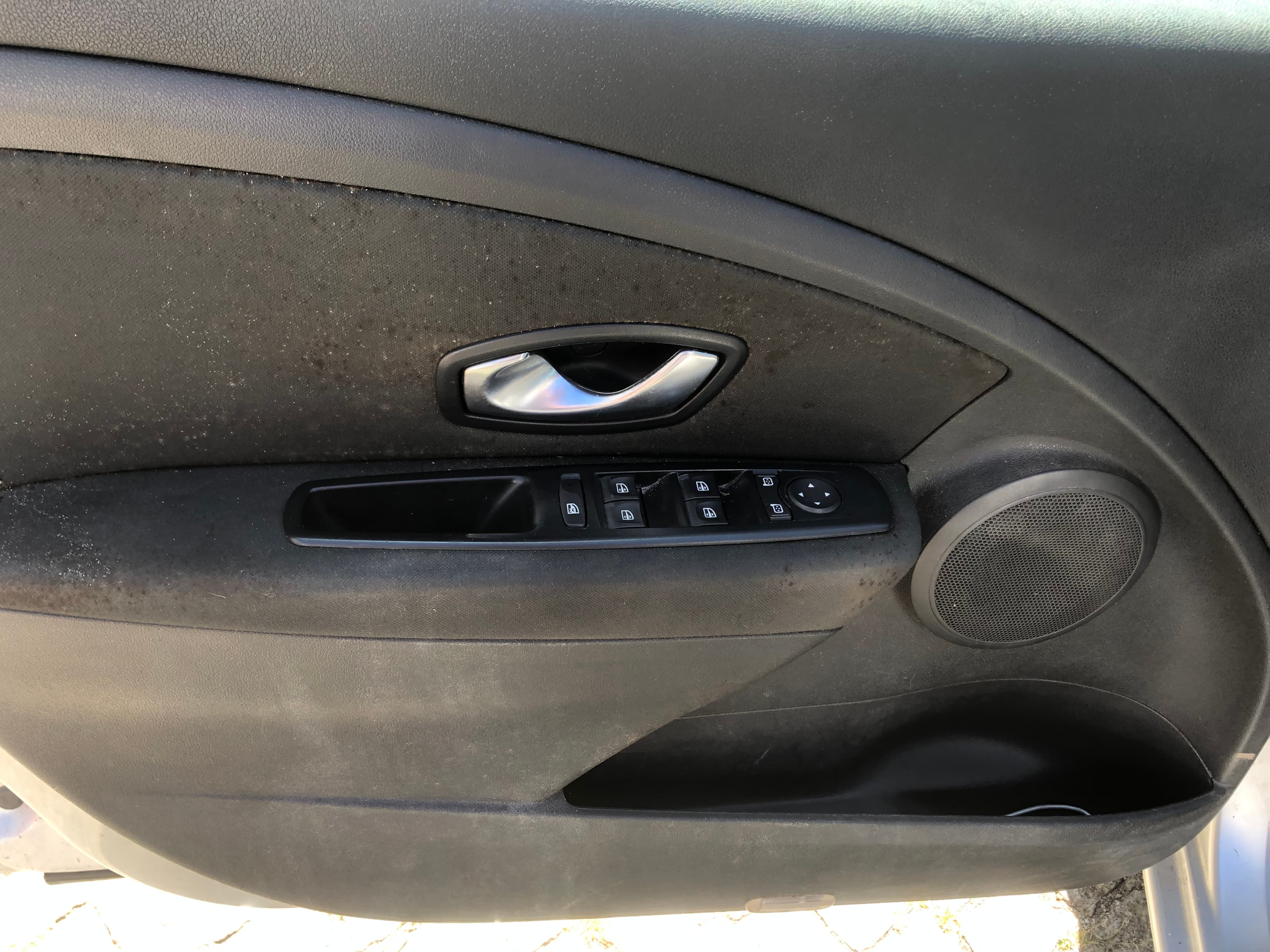 Renault Mégane · Ano 2011 — image 27
