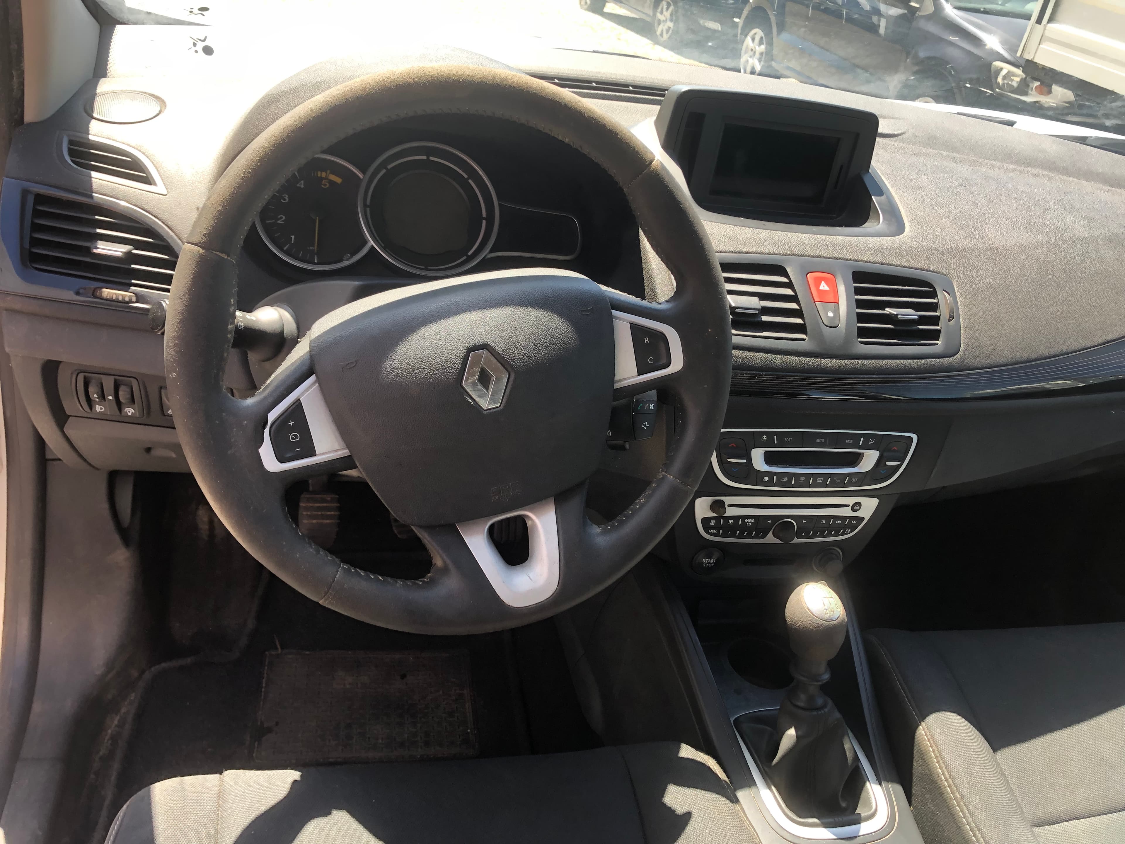 Renault Mégane · Ano 2011 — image 24