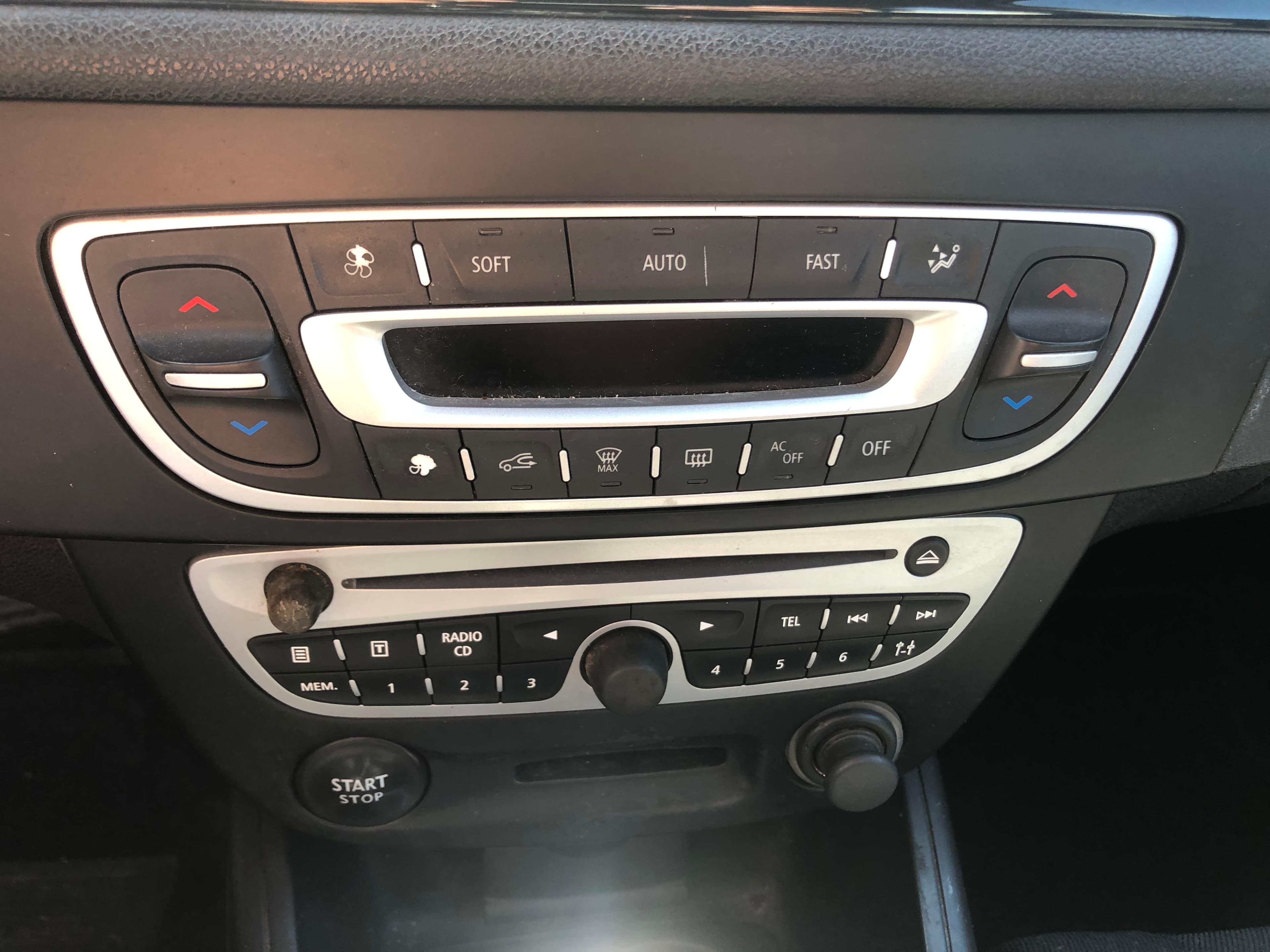 Renault Mégane · Ano 2011 — image 33