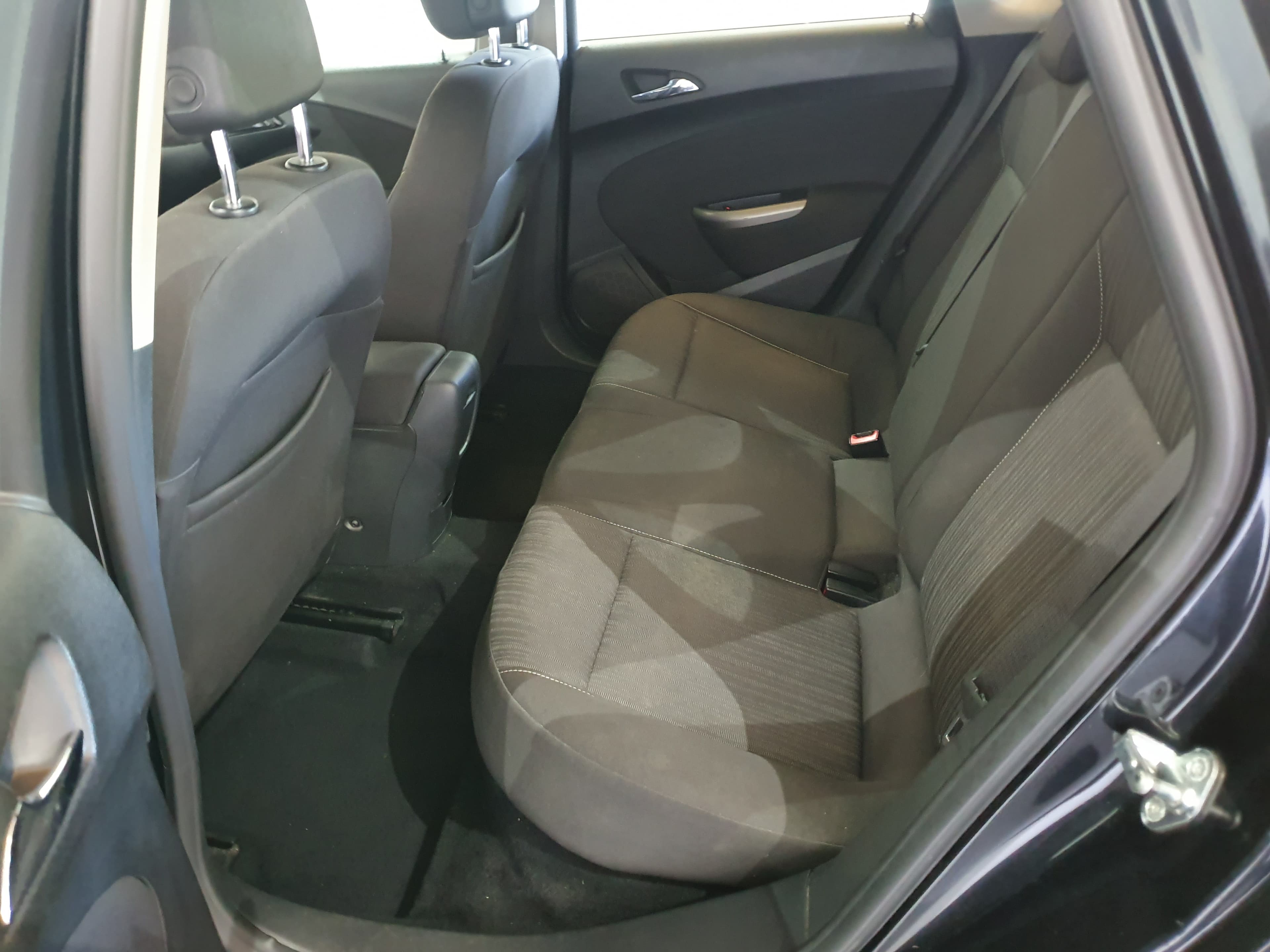 Opel Astra 1.7 CDTI · Ano 2012 — imagem 22