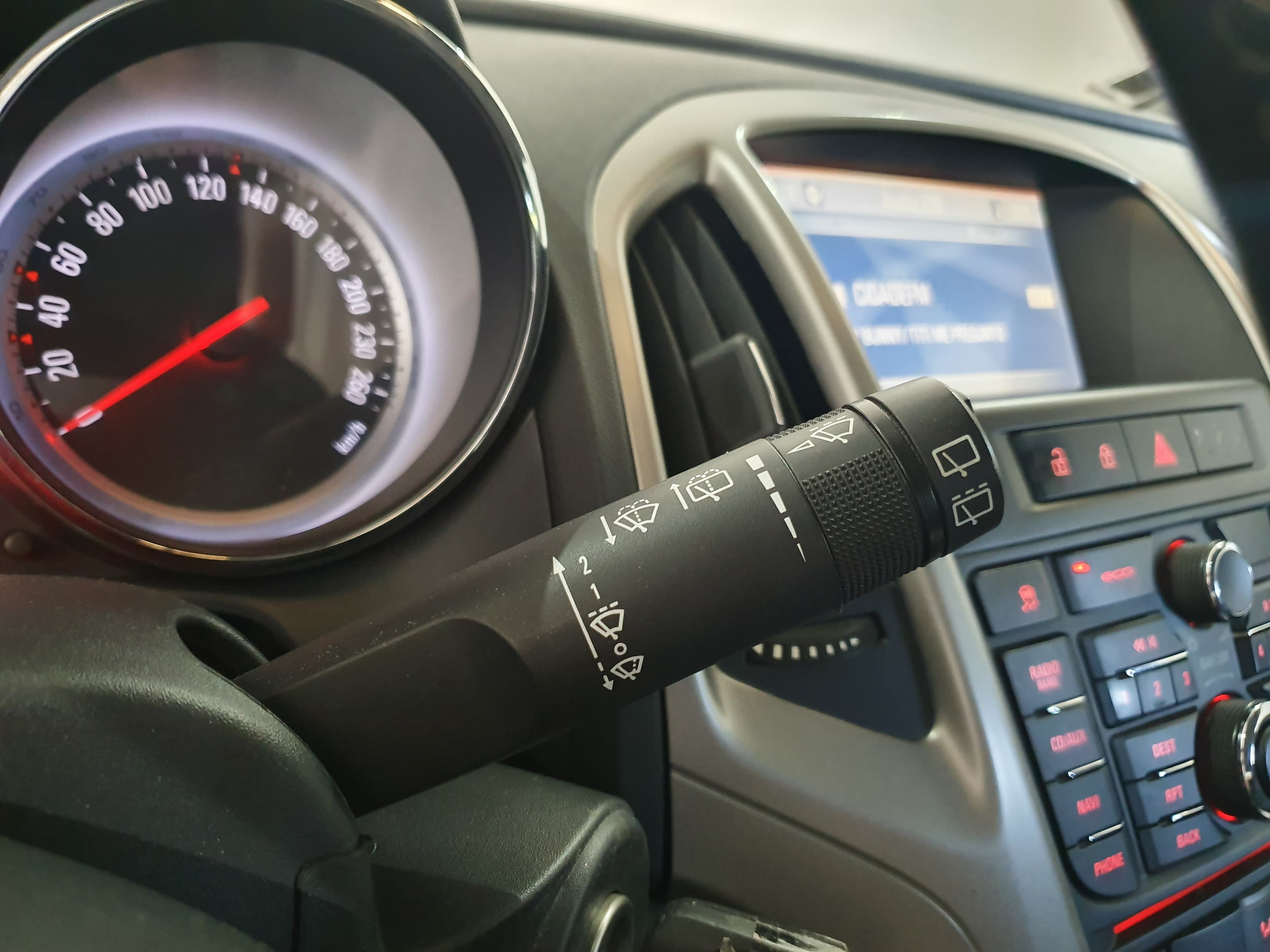 Opel Astra 1.7 CDTI · Ano 2012 — imagem 34