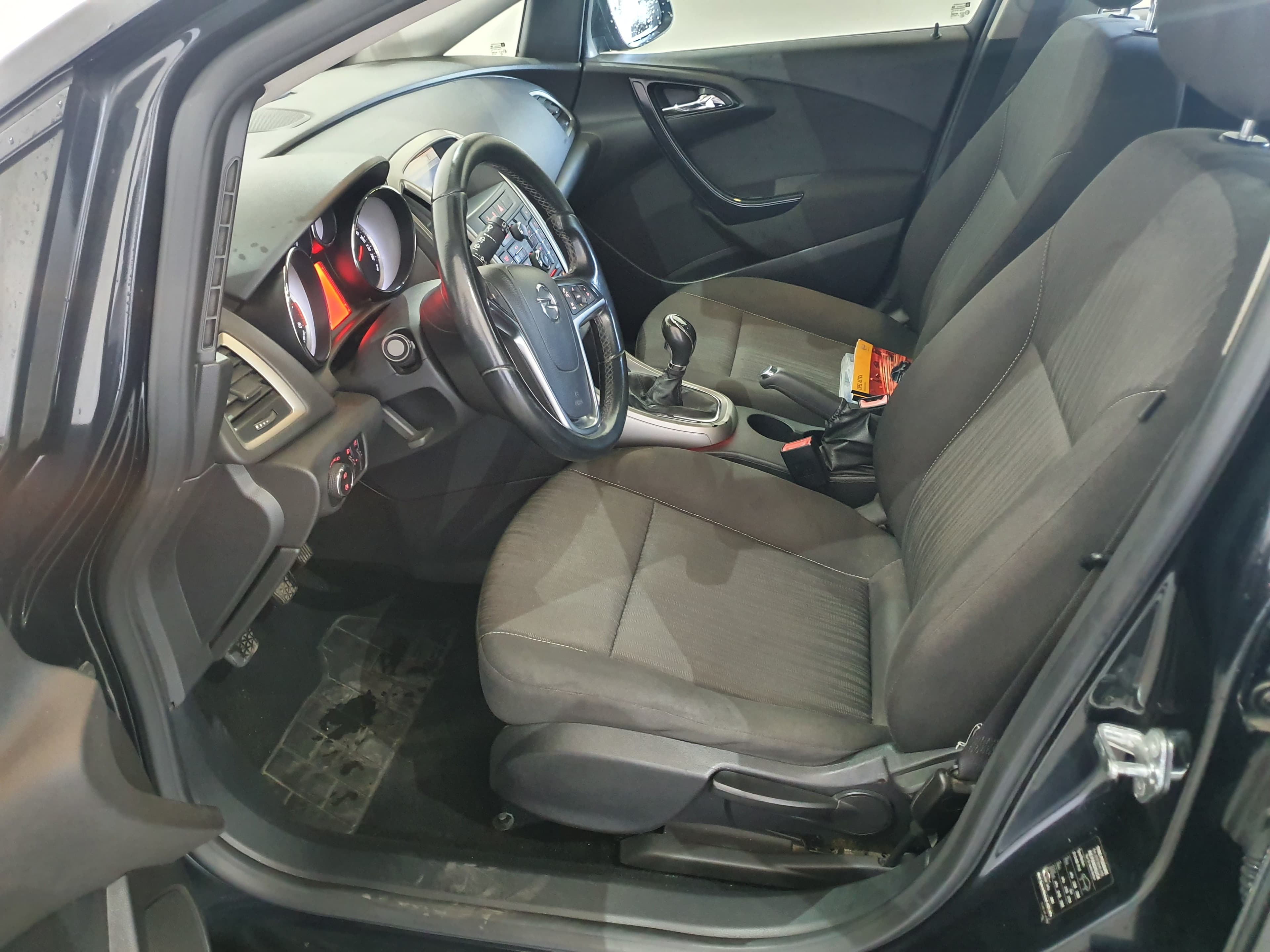 Opel Astra 1.7 CDTI · Ano 2012 — imagem 27