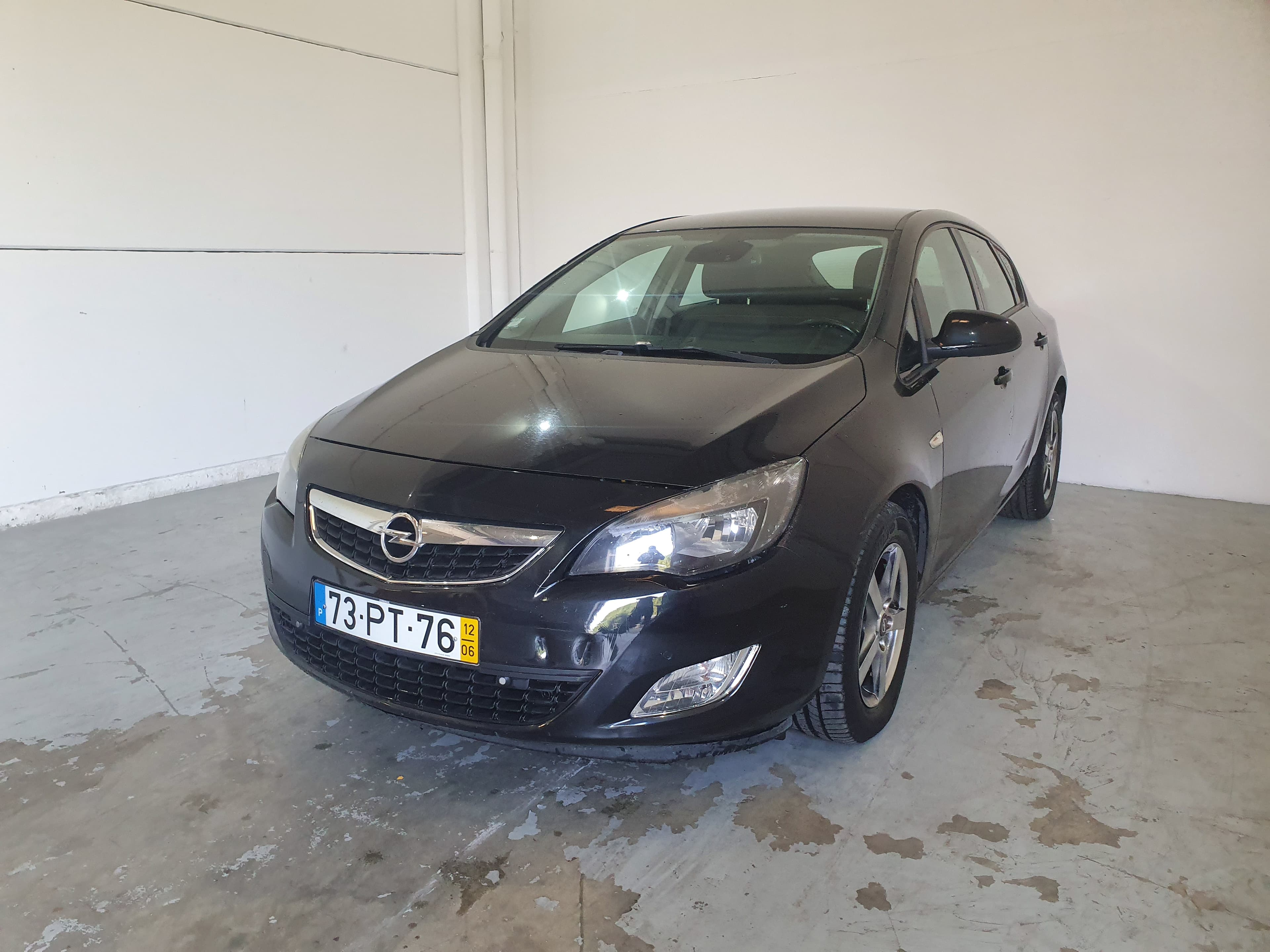 Opel Astra 1.7 CDTI · Ano 2012 — imagem 1