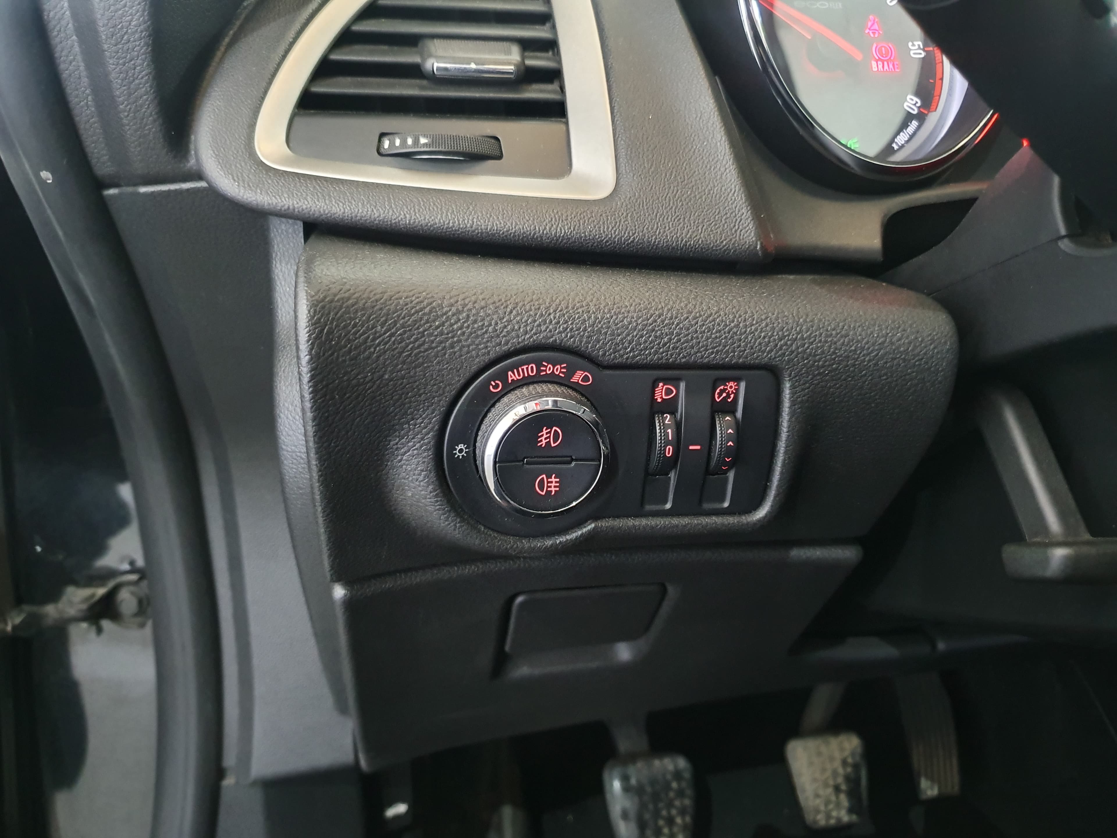 Opel Astra 1.7 CDTI · Ano 2012 — imagem 36