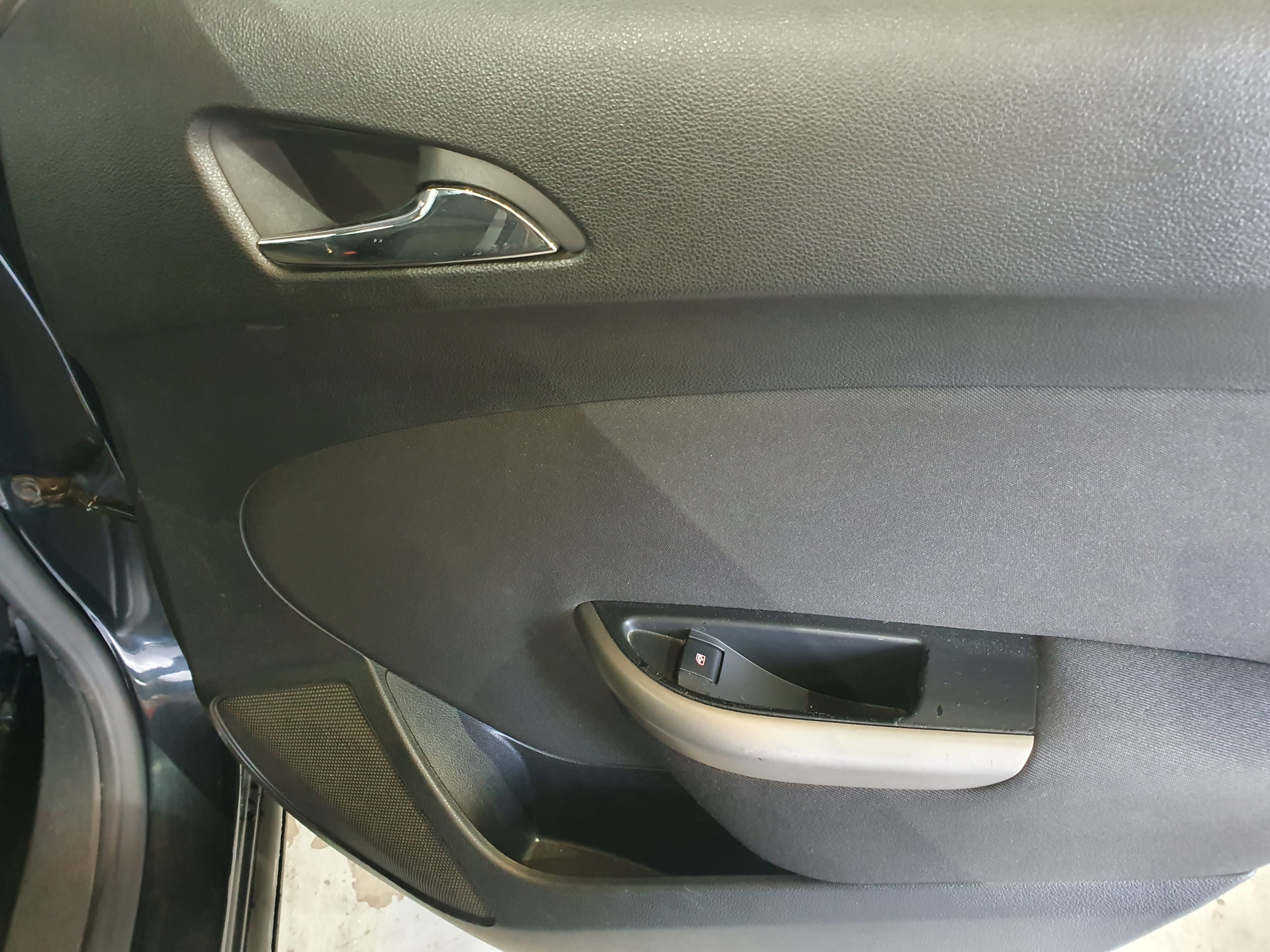 Opel Astra 1.7 CDTI · Ano 2012 — imagem 16