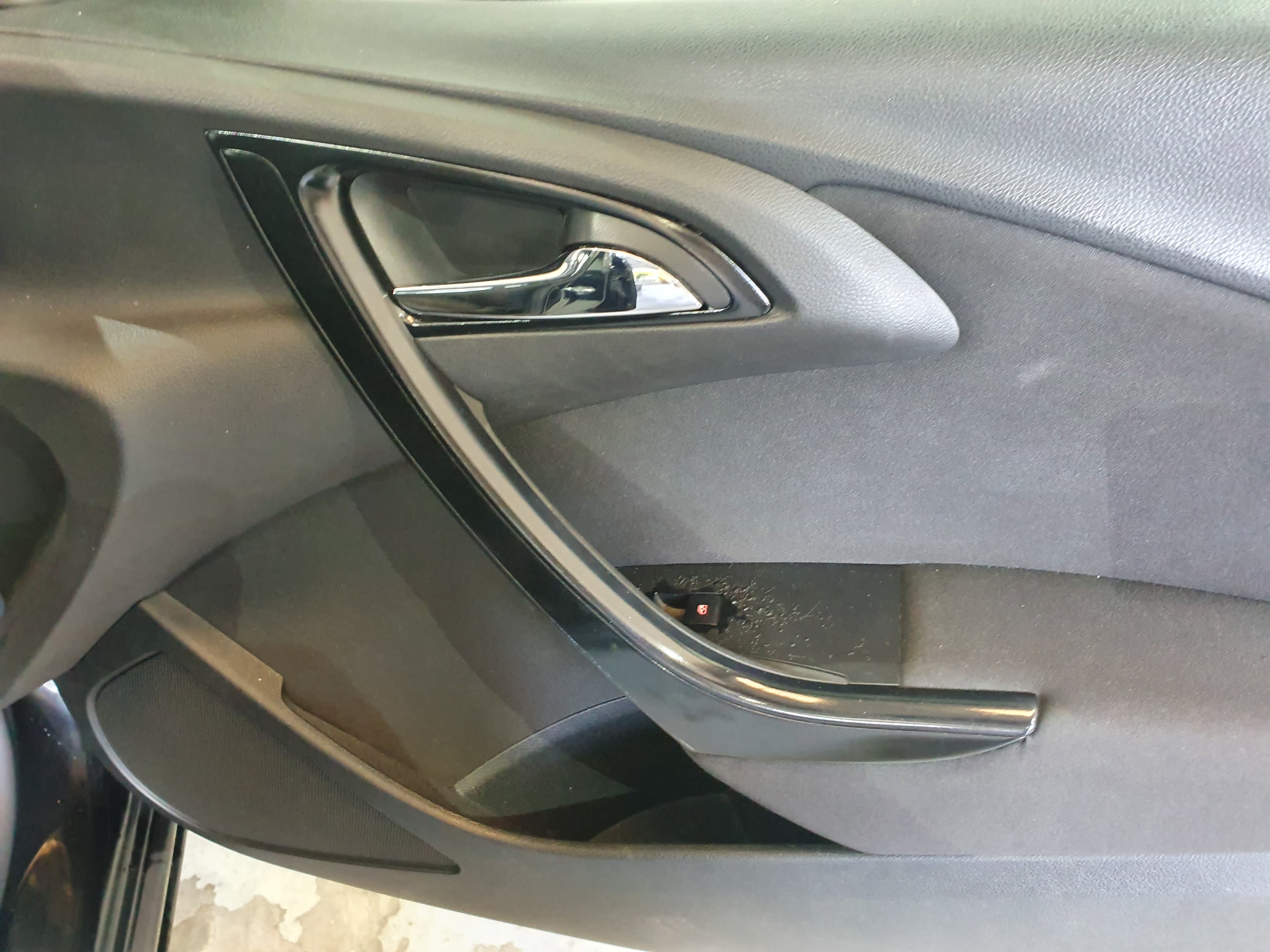 Opel Astra 1.7 CDTI · Ano 2012 — imagem 23
