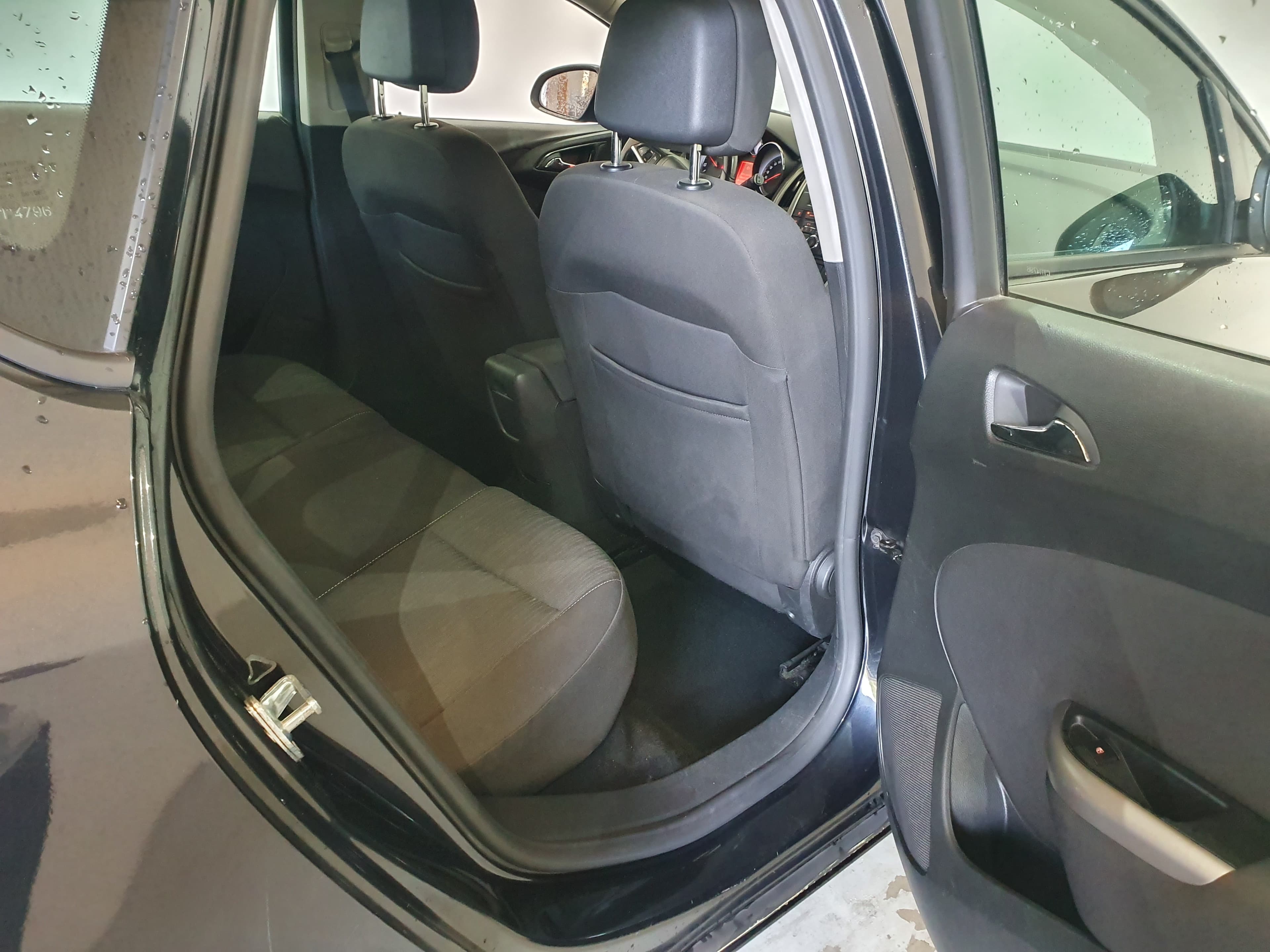 Opel Astra 1.7 CDTI · Ano 2012 — imagem 19
