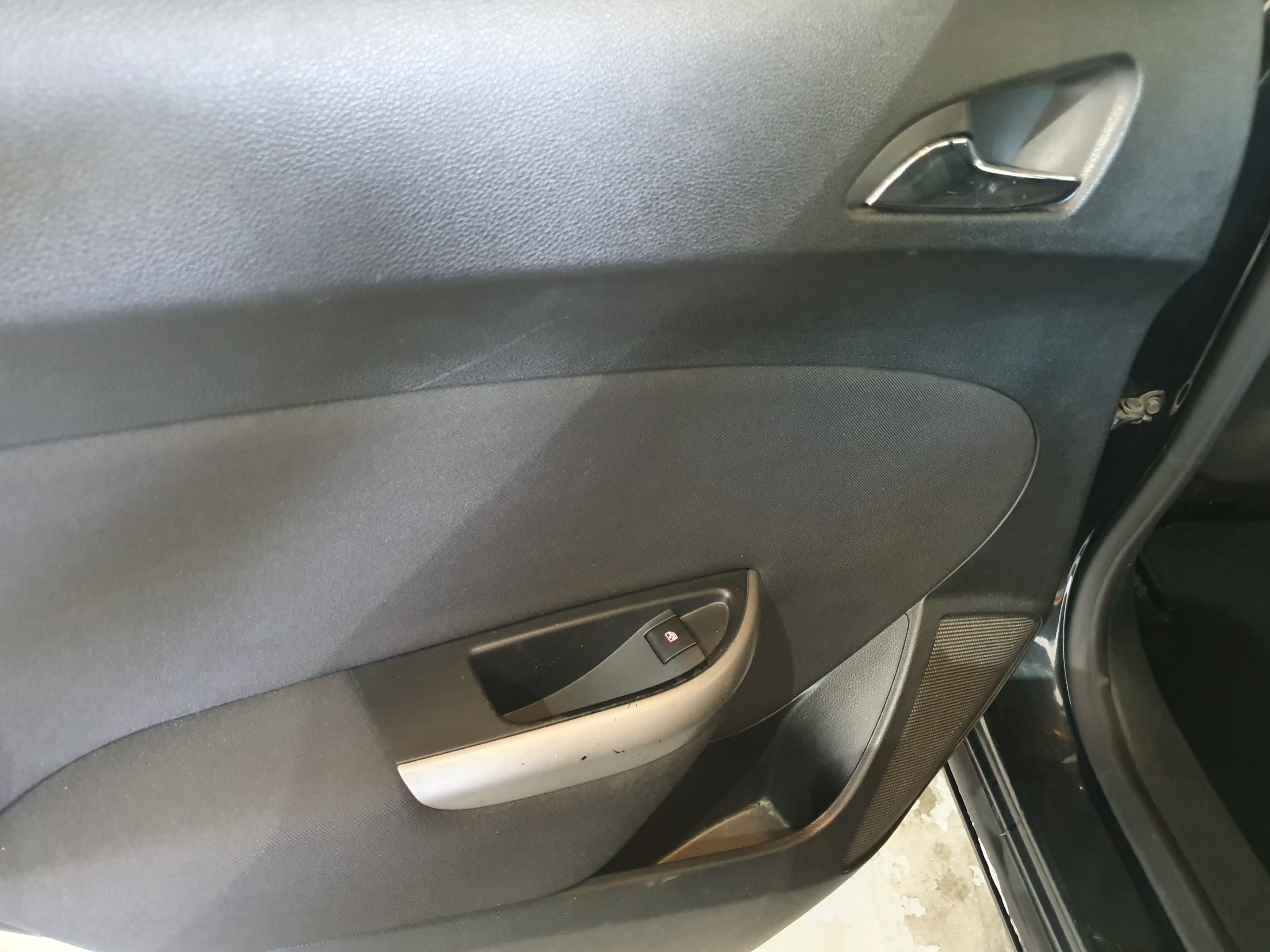 Opel Astra 1.7 CDTI · Ano 2012 — imagem 21