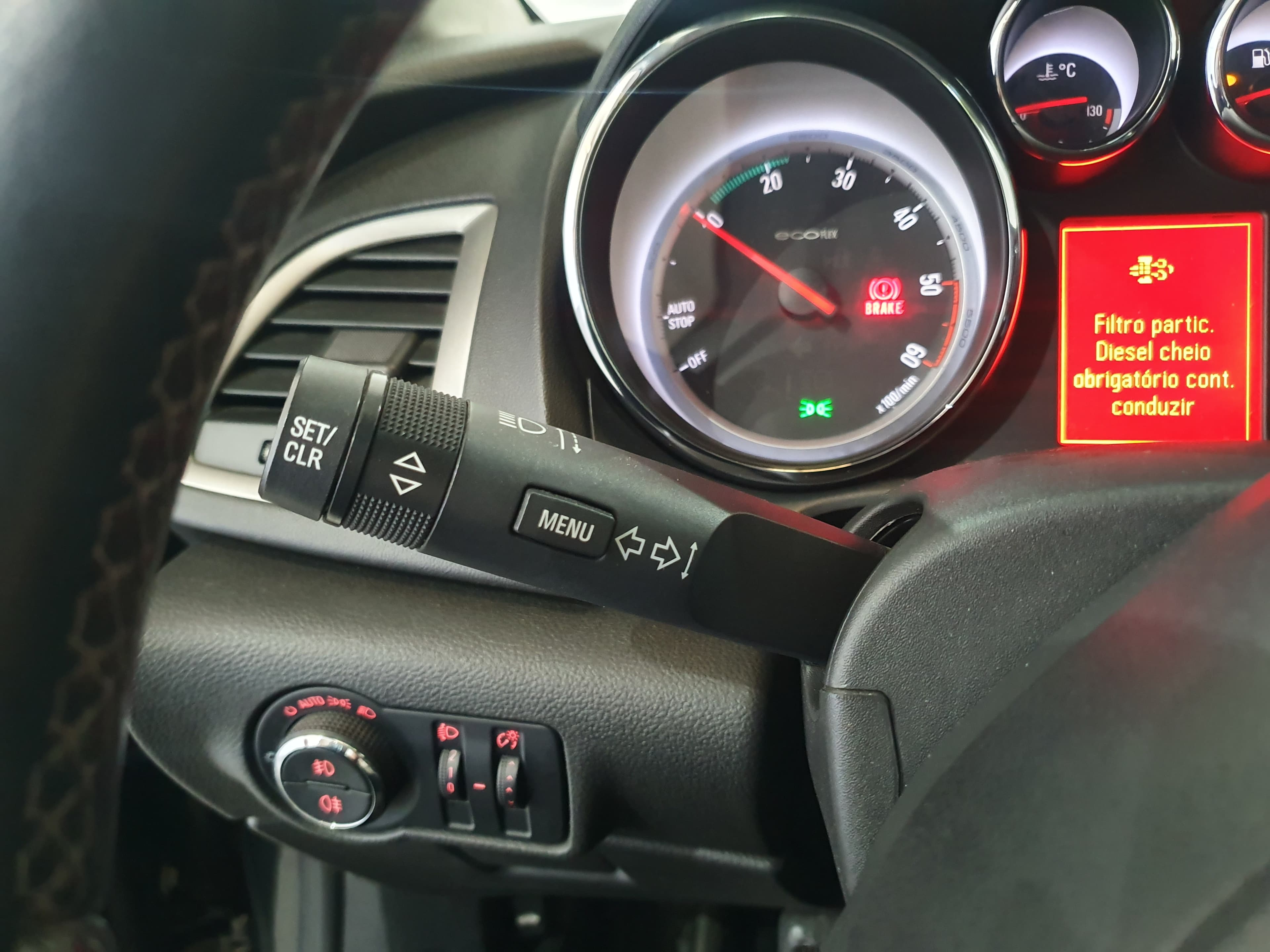 Opel Astra 1.7 CDTI · Ano 2012 — imagem 35