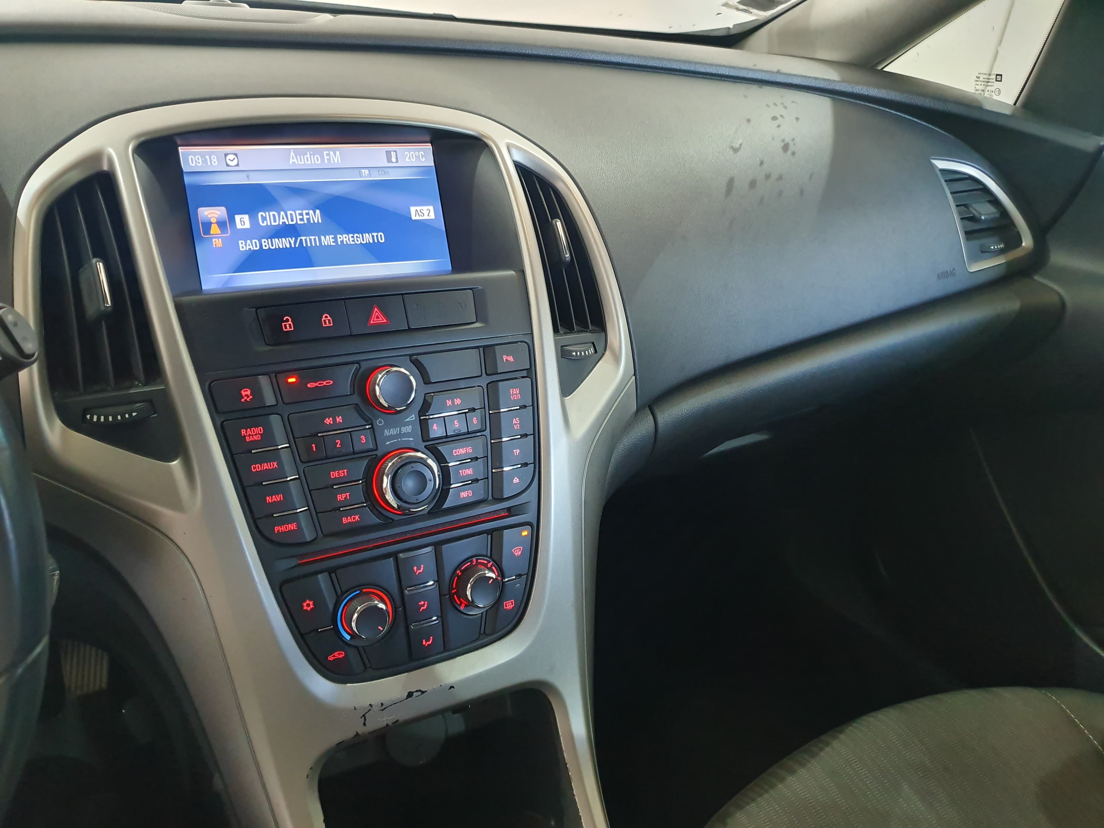 Opel Astra 1.7 CDTI · Ano 2012 — imagem 30