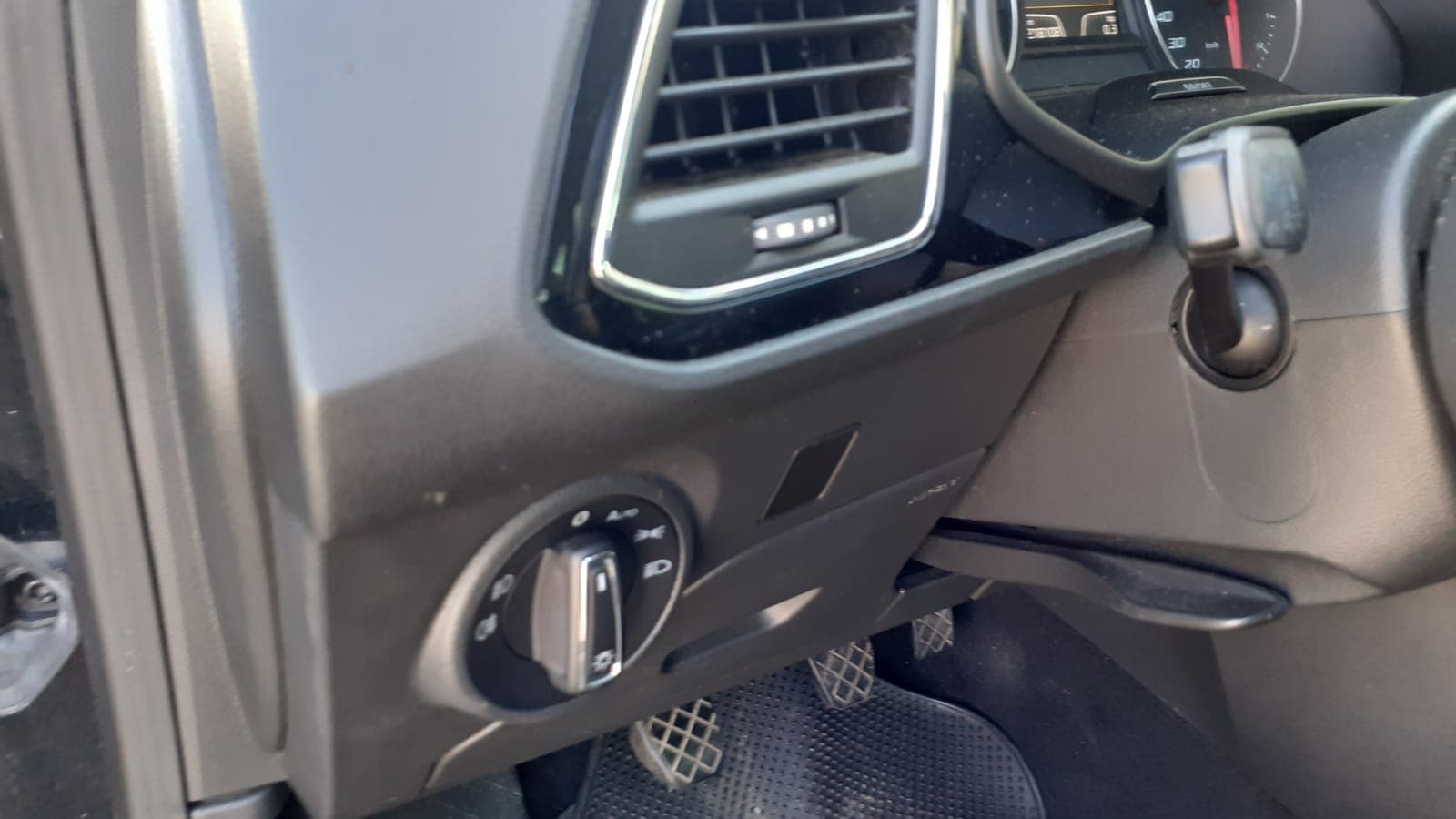 Seat Leon TDI · Ano 2014 — imagem 13
