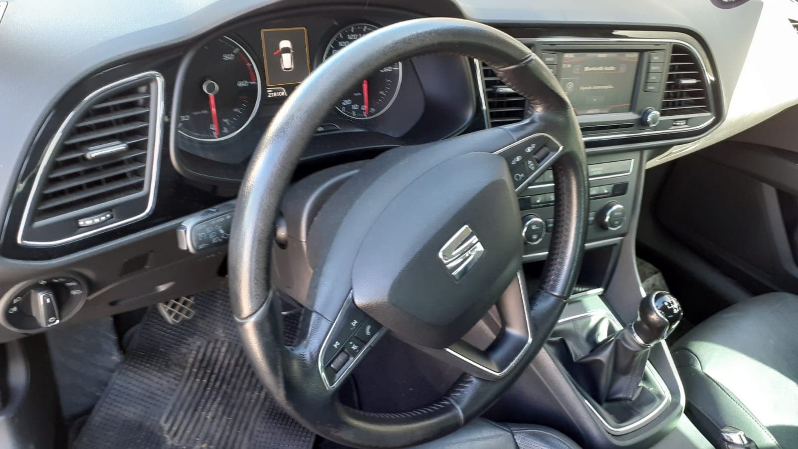 Seat Leon TDI · Ano 2014 — imagem 14