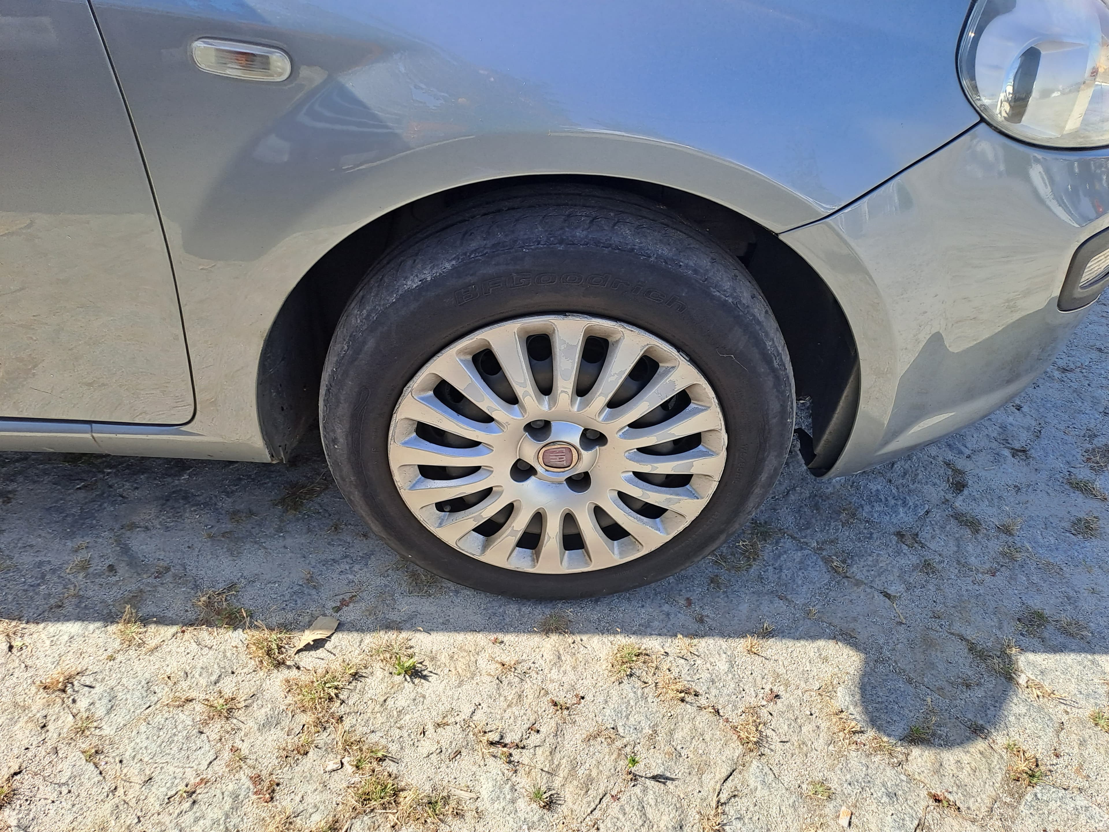 Fiat Punto · Ano 2010 — imagem 8