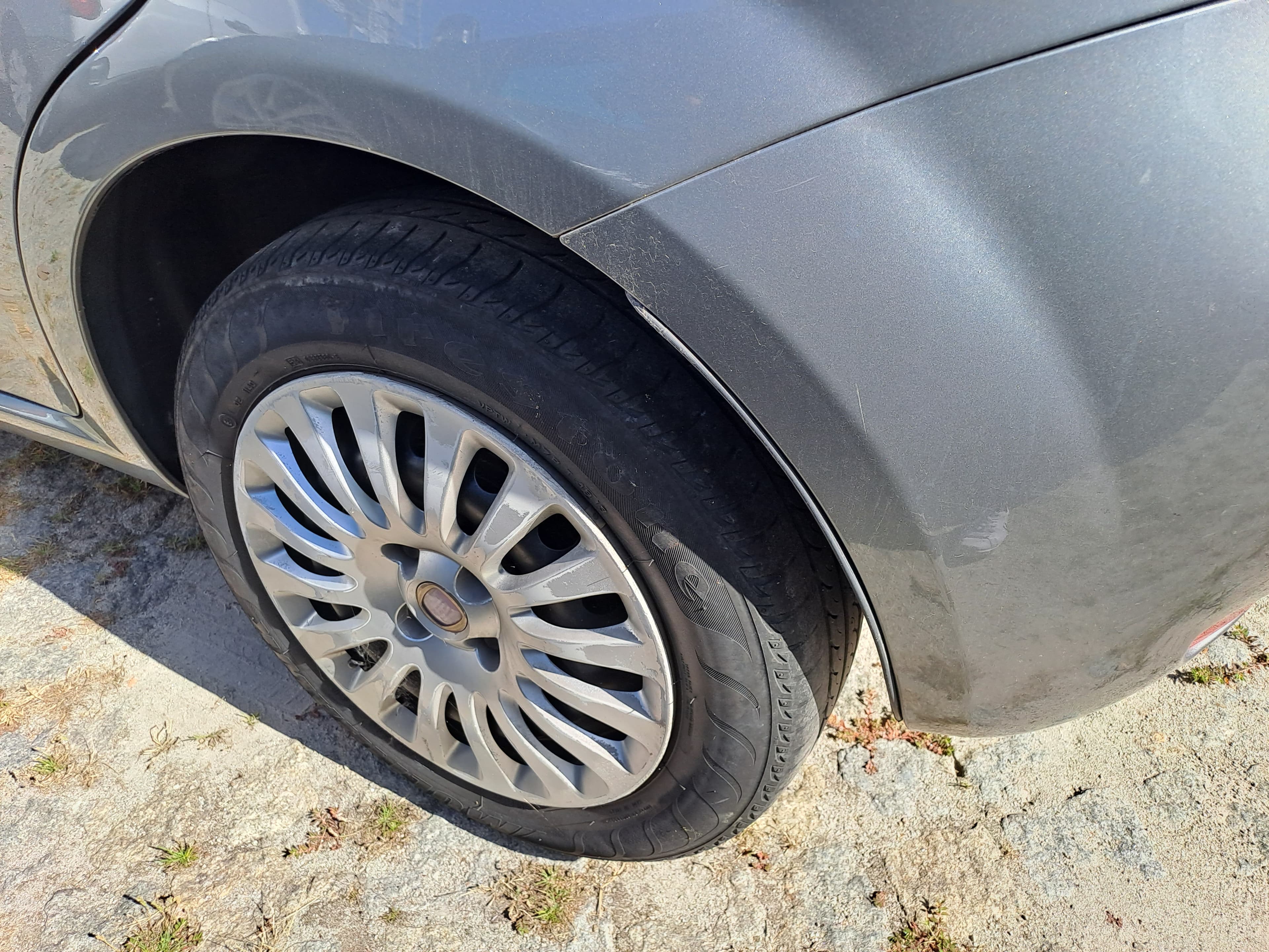 Fiat Punto · Ano 2010 — imagem 10