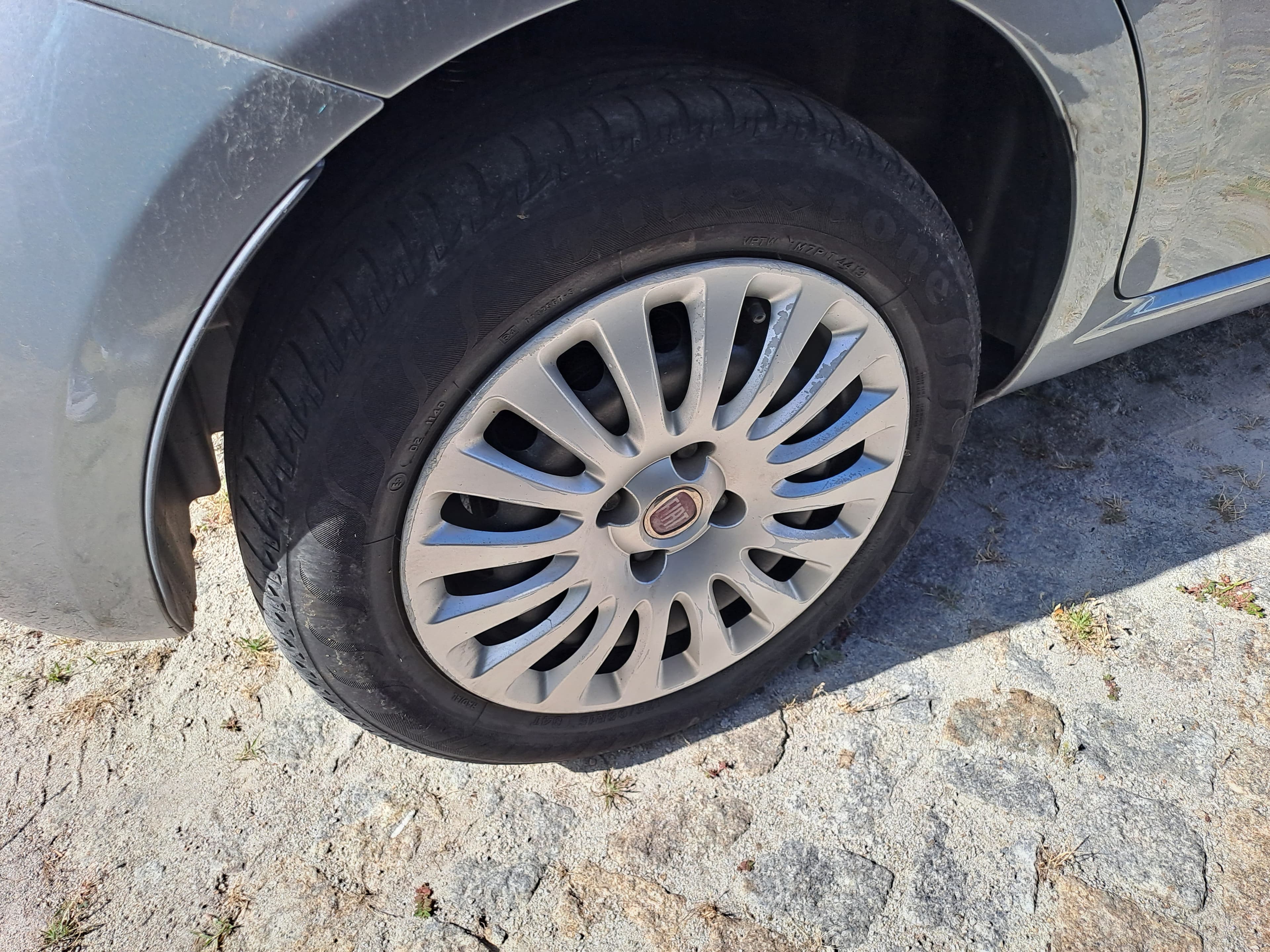 Fiat Punto · Ano 2010 — imagem 9