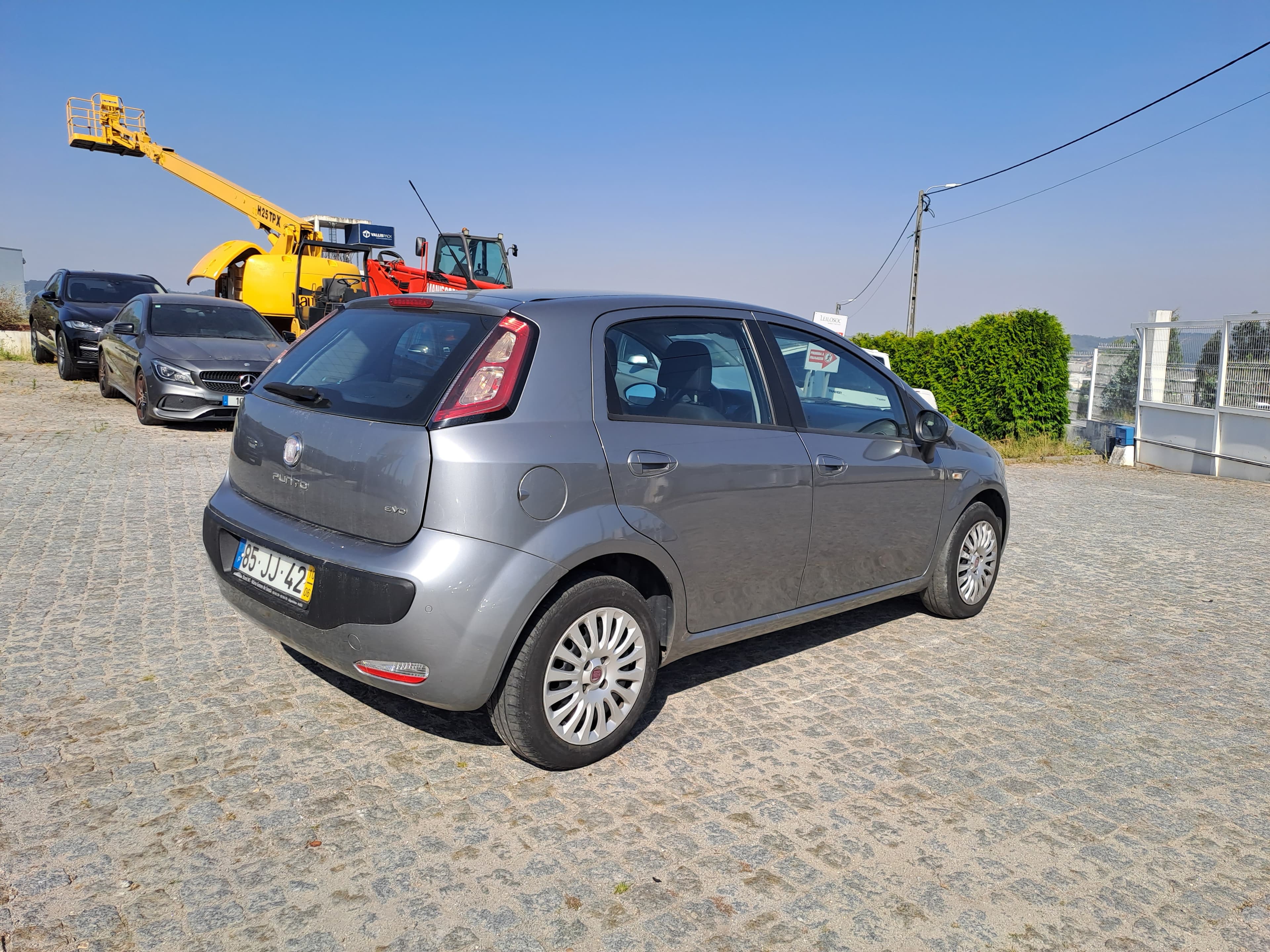 Fiat Punto · Ano 2010 — imagem 4