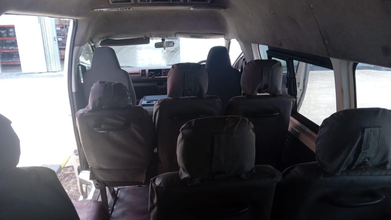 Minibus Toyota Hiace 2.5 — imagen 11
