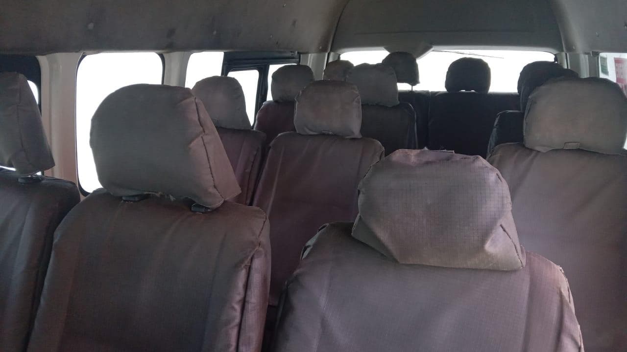 Minibus Toyota Hiace 2.5 — imagen 9