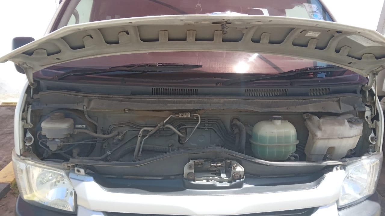 Minibus Toyota Hiace 2.5 — imagen 20