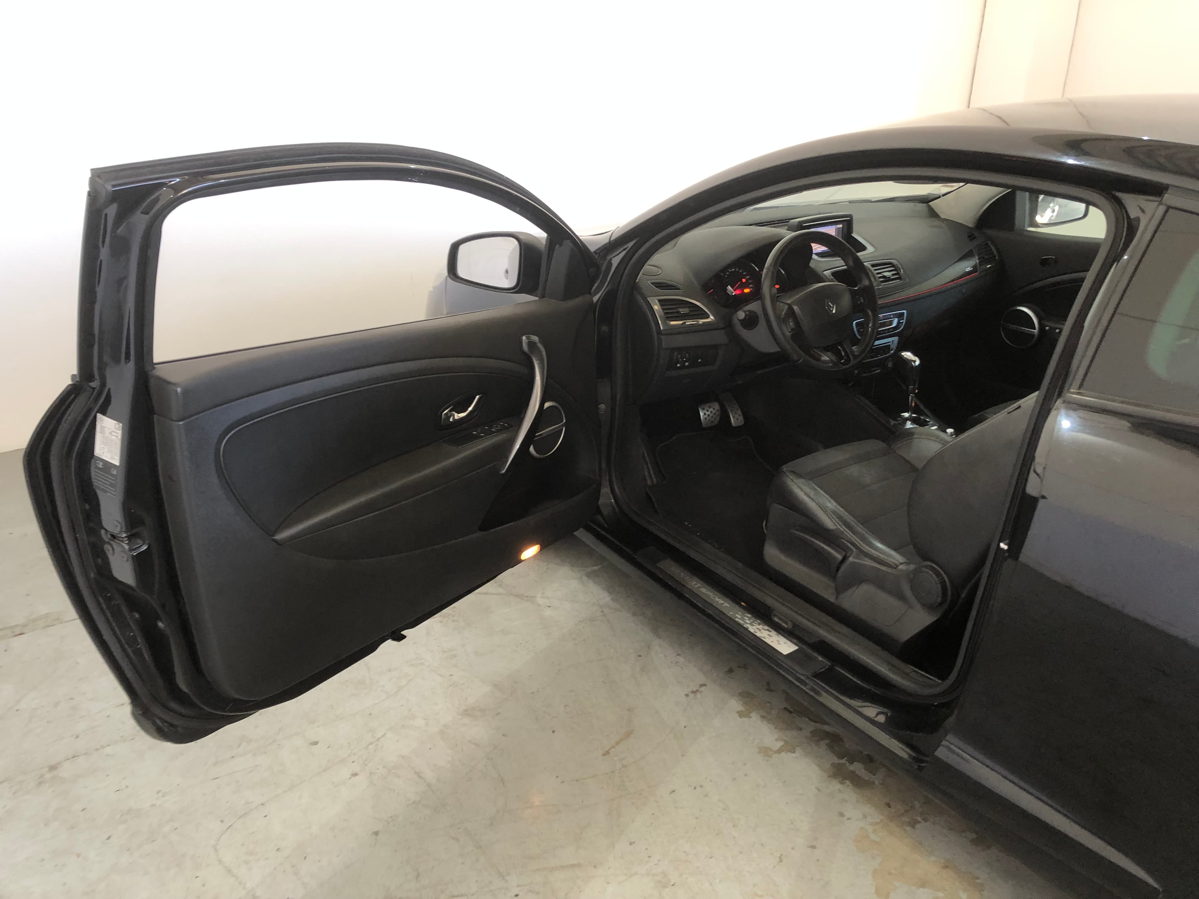 Renault Mégane III Coupé · Ano 2013 — imagem 24