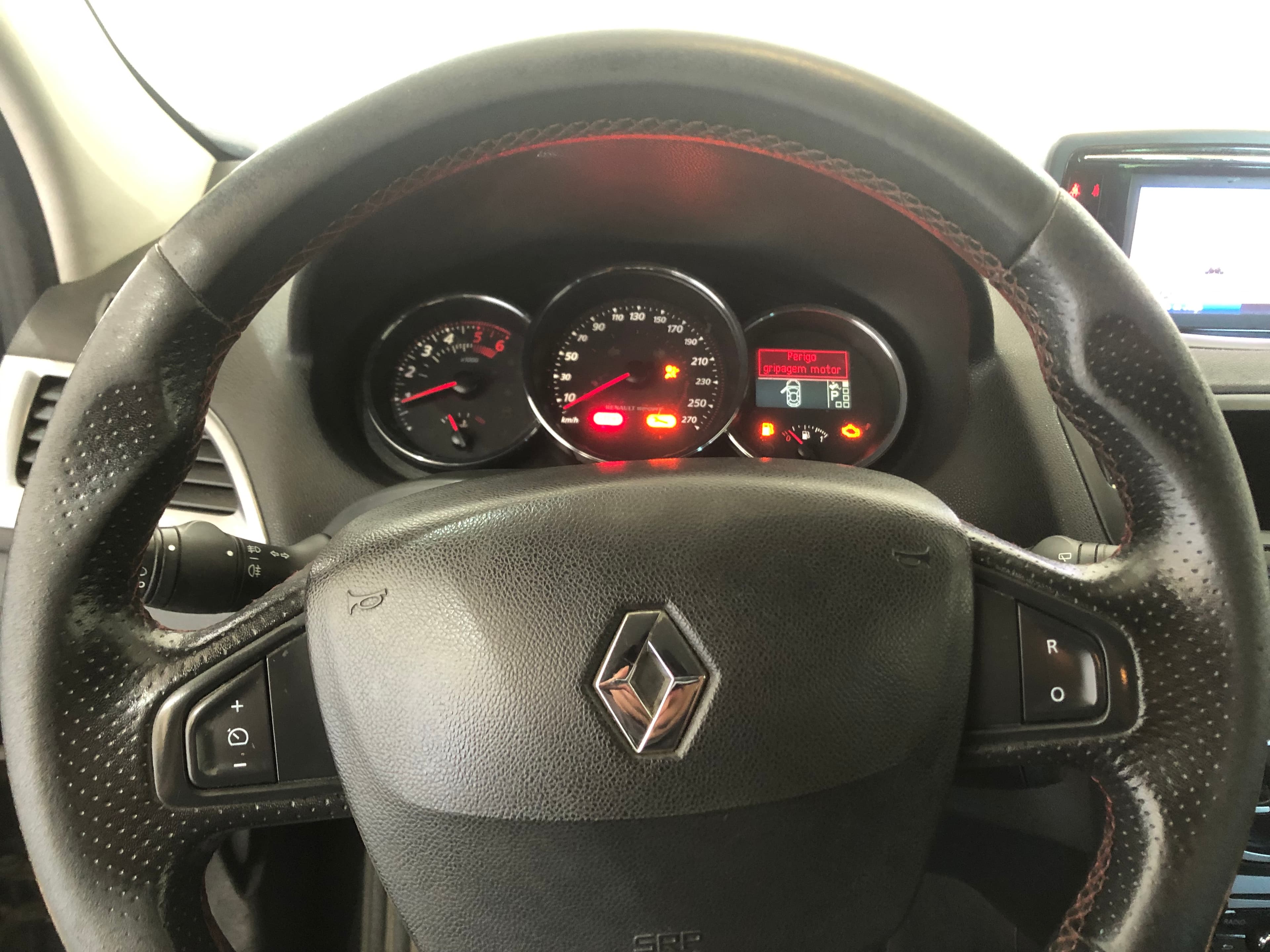 Renault Mégane III Coupé · Ano 2013 — imagem 34