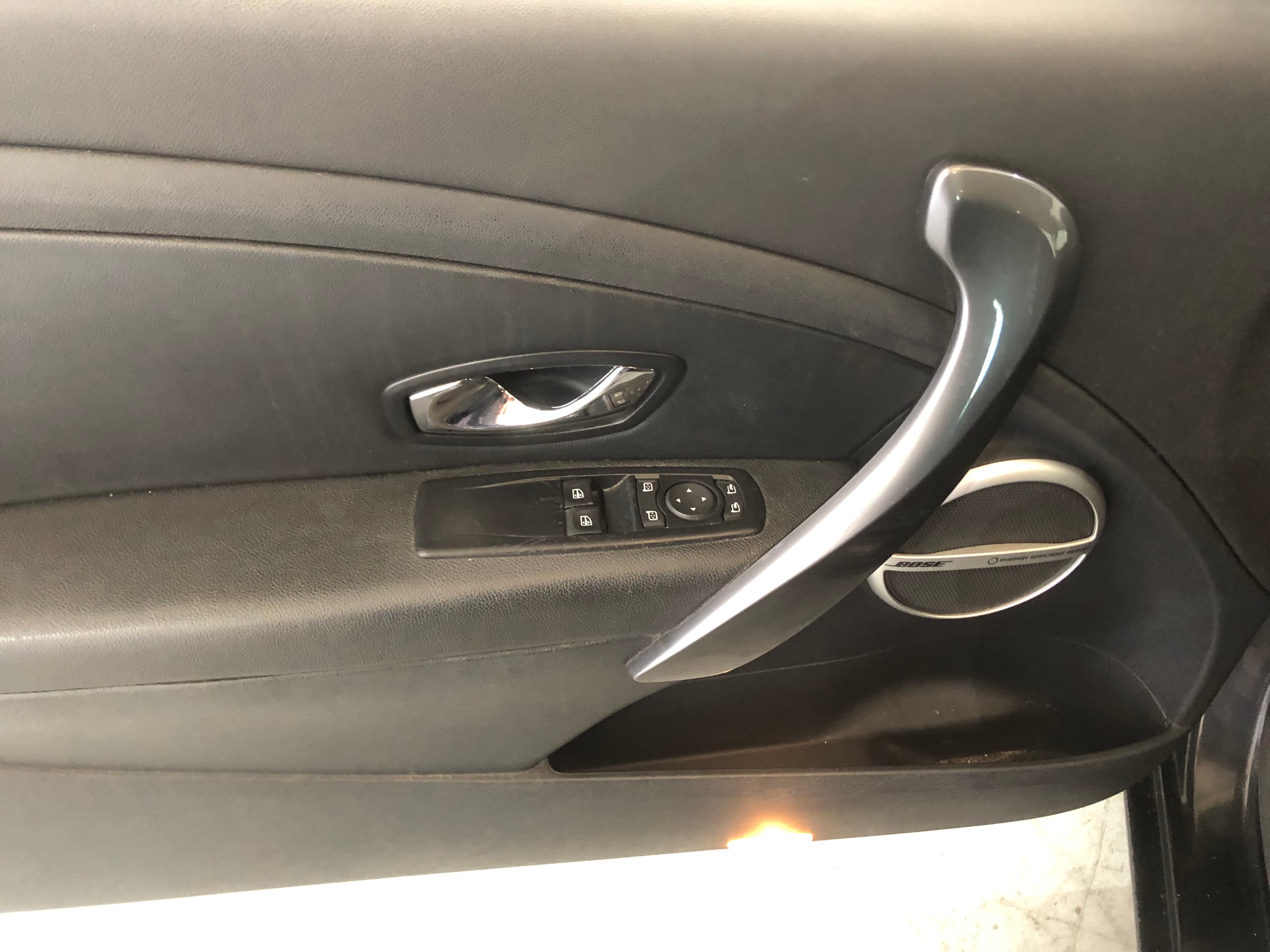 Renault Mégane III Coupé · Ano 2013 — imagem 25