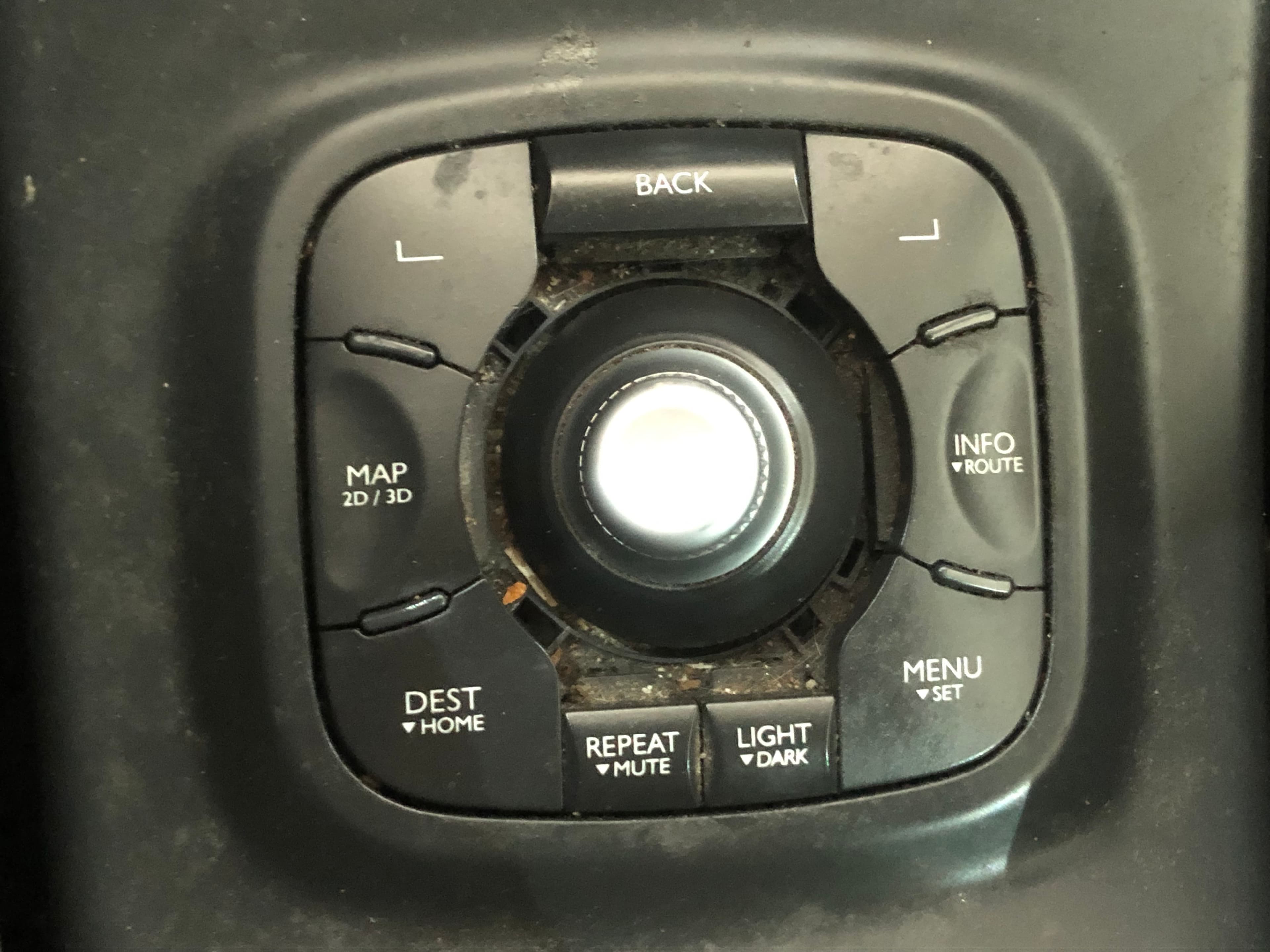 Renault Mégane III Coupé · Ano 2013 — imagem 36