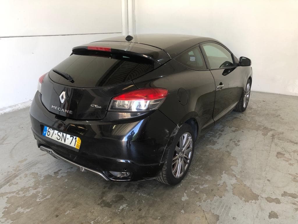 Renault Mégane III Coupé · Ano 2013 — imagem 5