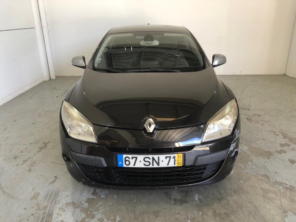 Renault Mégane III Coupé · Ano 2013 — imagem 4