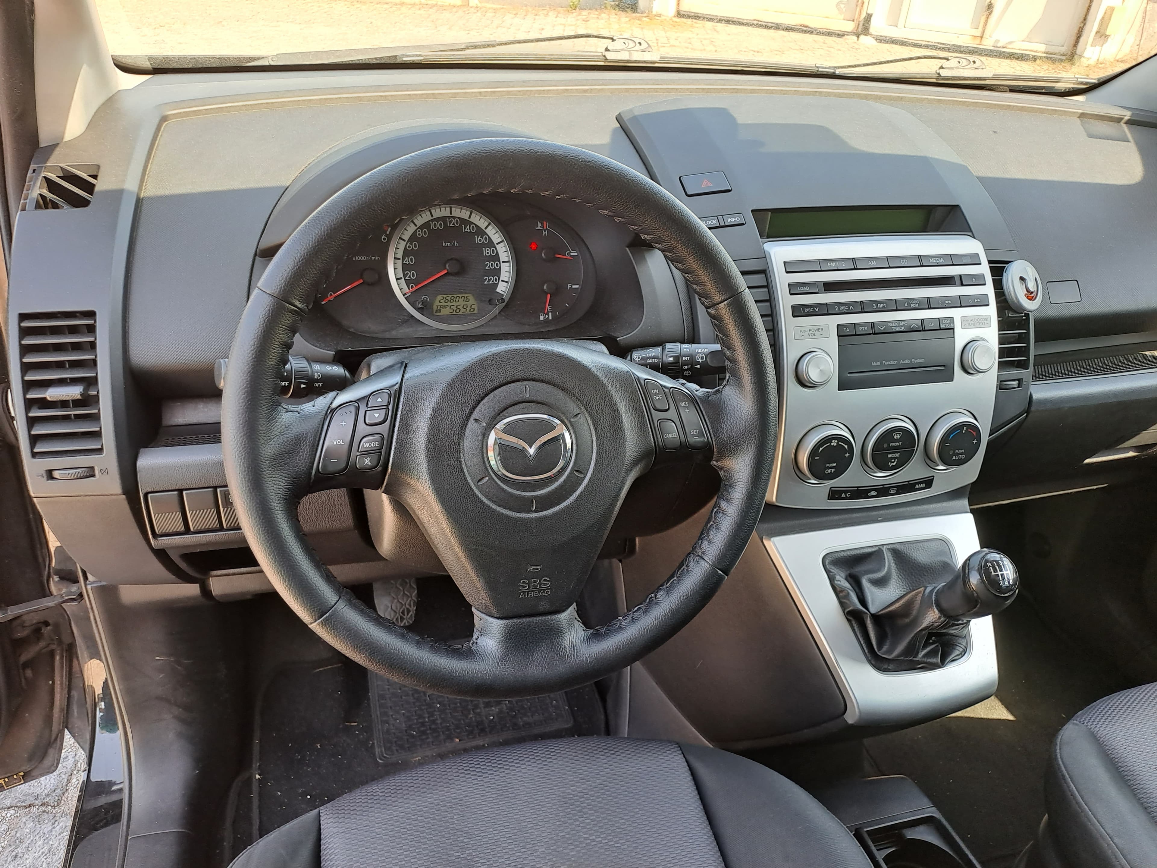 Mazda 5 · Ano 2006 — imagem 16