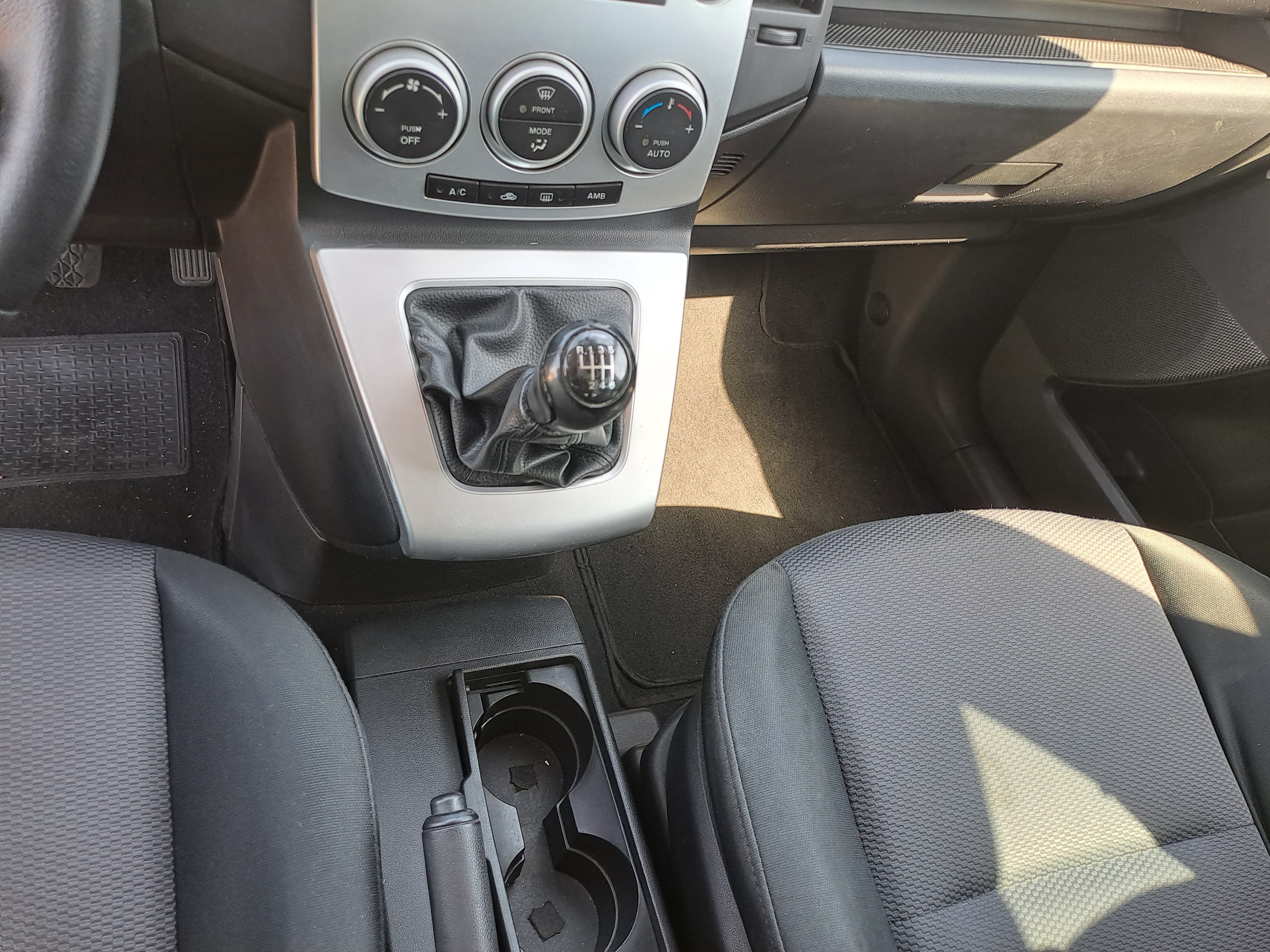 Mazda 5 · Ano 2006 — imagem 19
