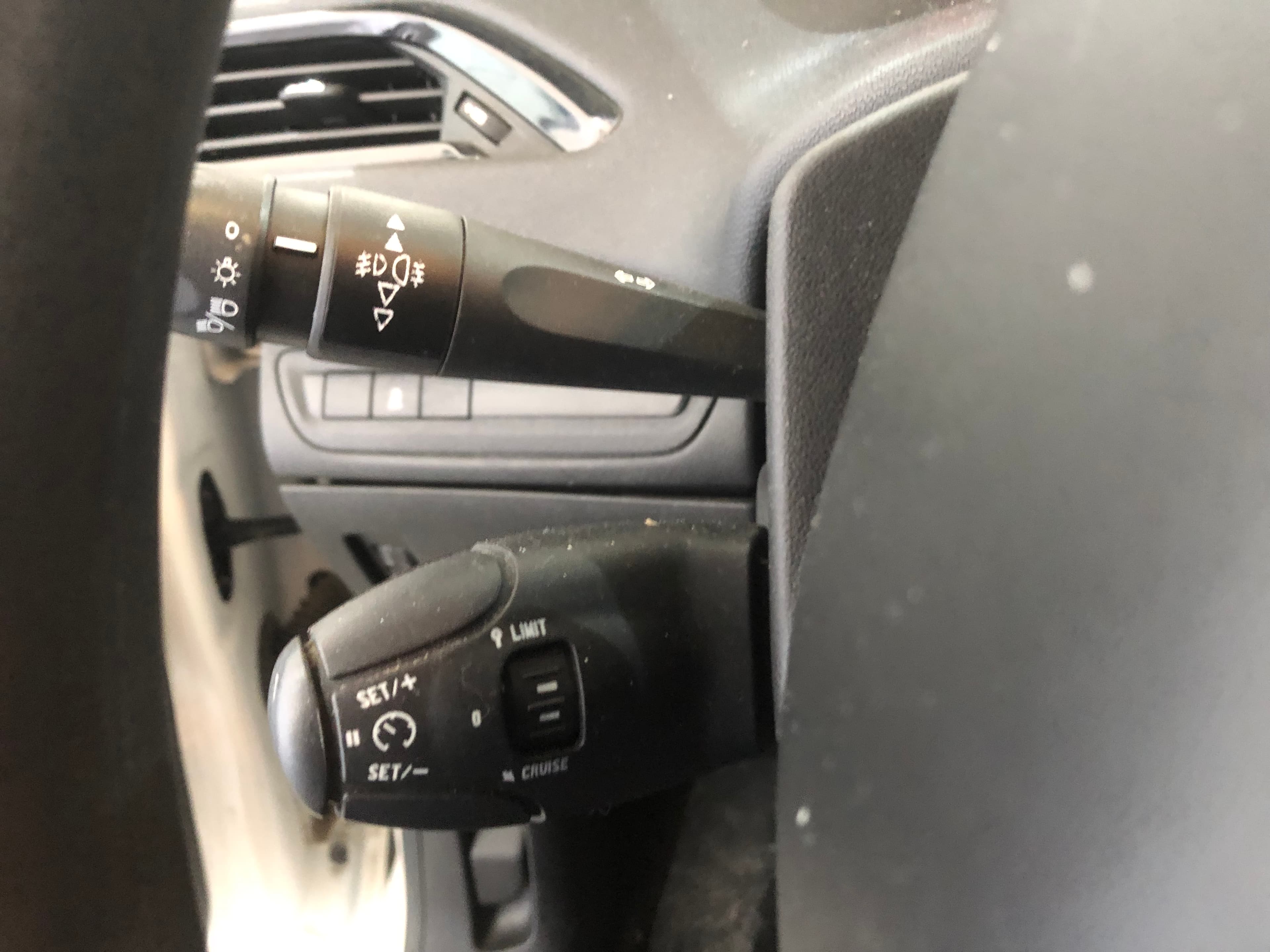 Peugeot 208 · Ano 2013 — imagen 32
