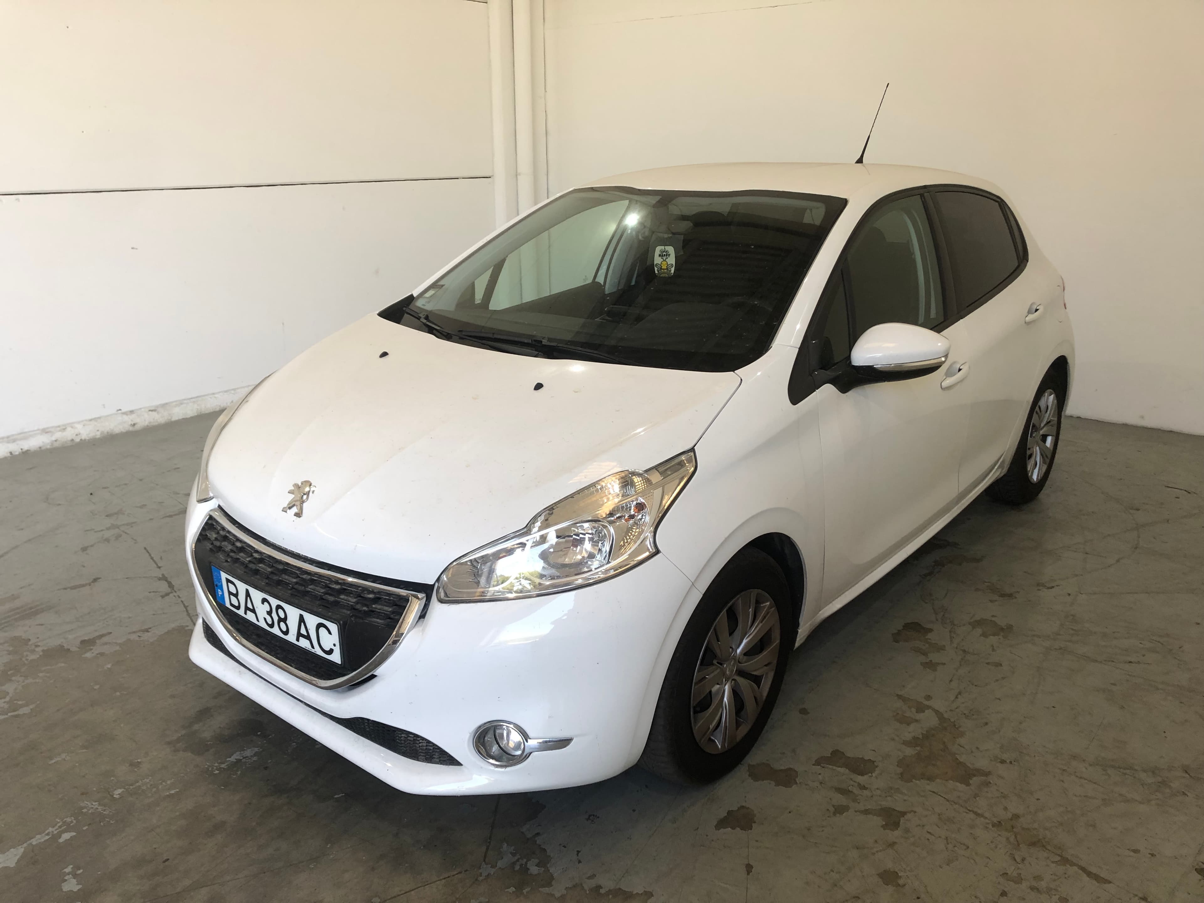 Peugeot 208 · Ano 2013 — imagen 2
