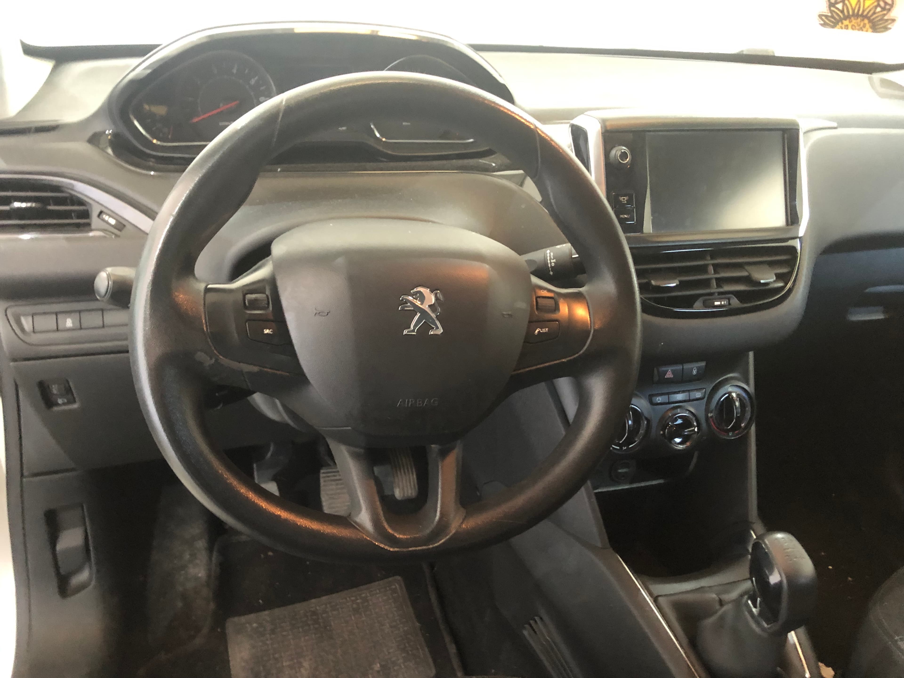 Peugeot 208 · Ano 2013 — imagen 27