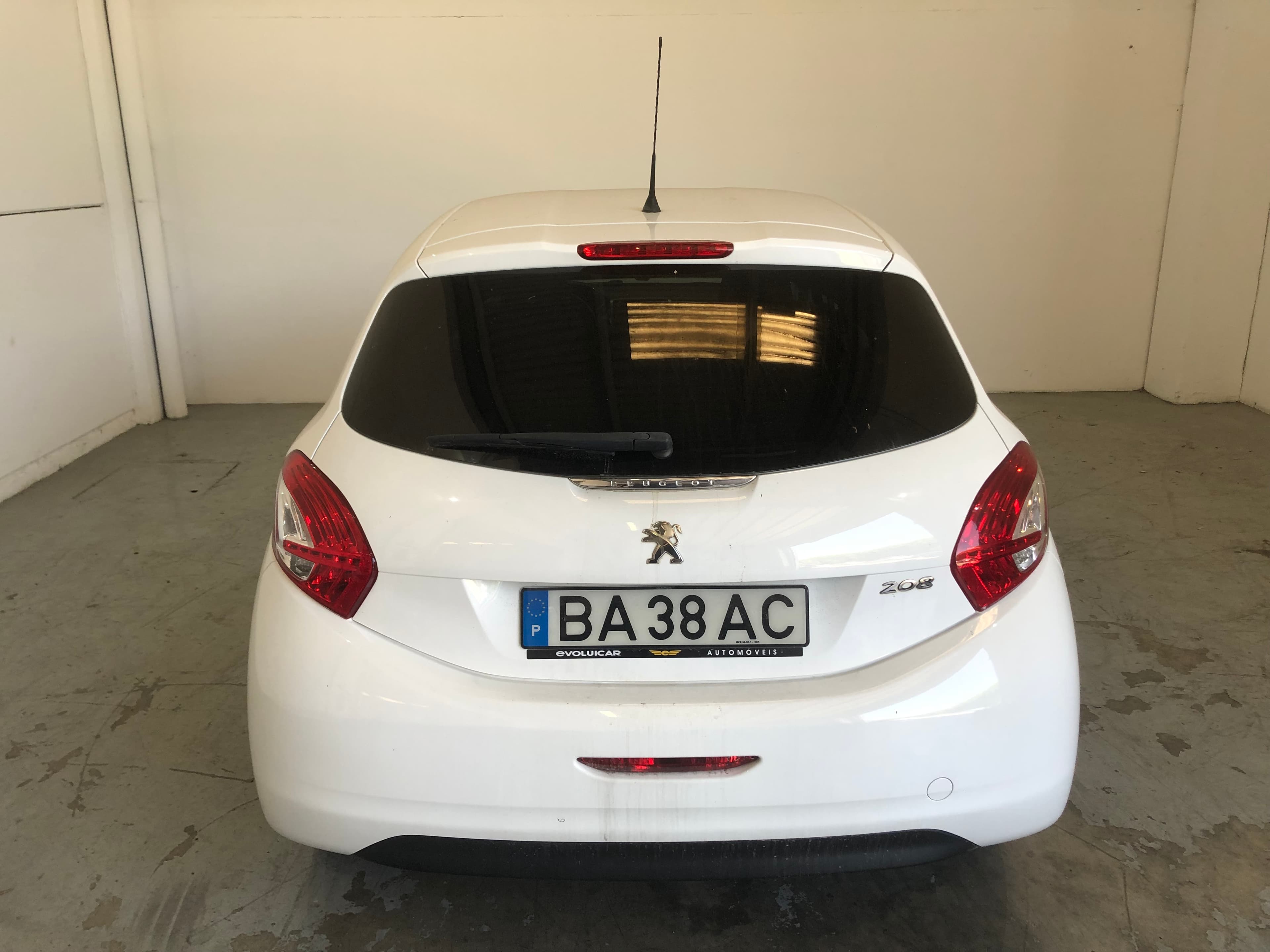 Peugeot 208 · Ano 2013 — imagen 4