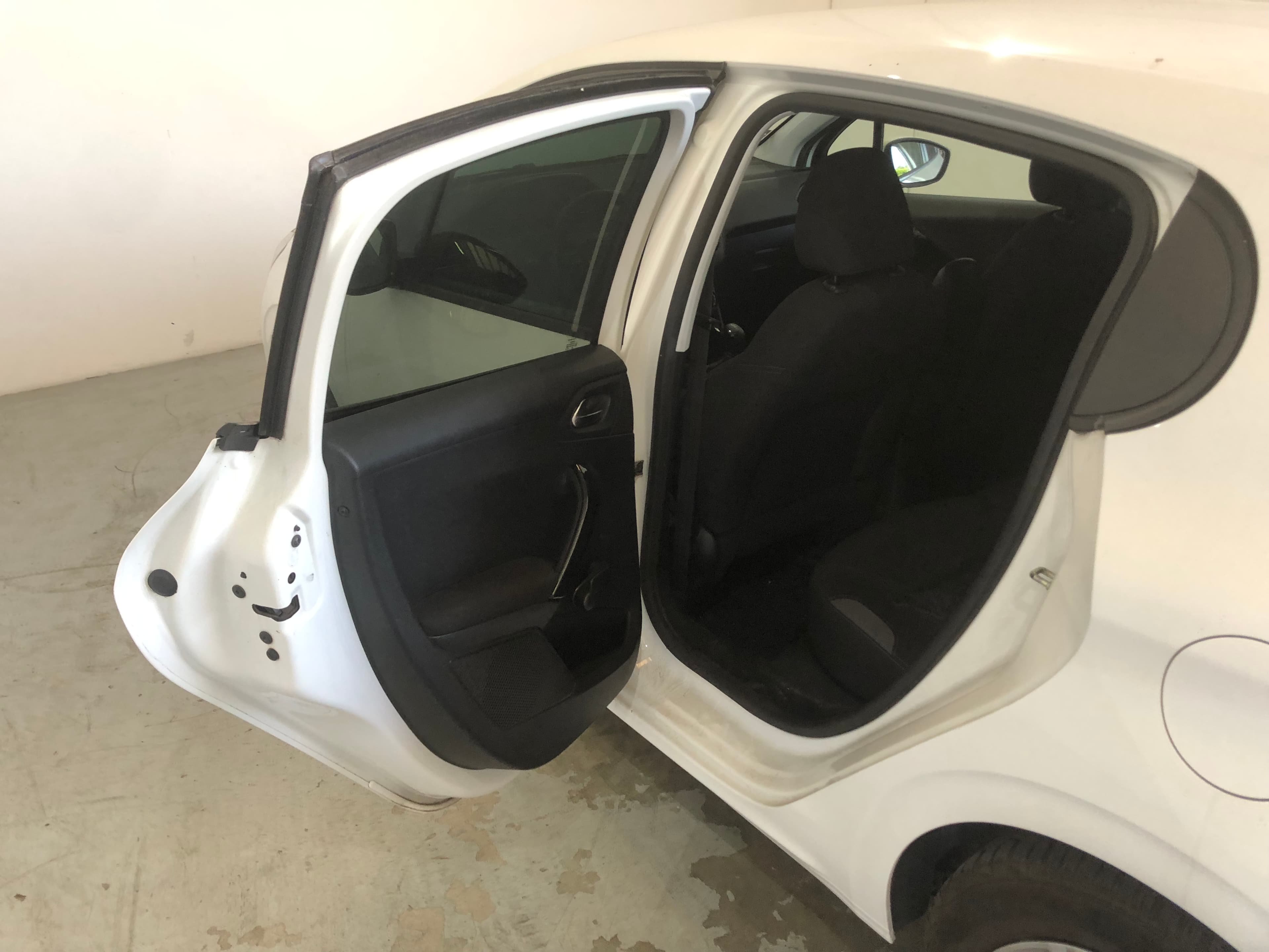 Peugeot 208 · Ano 2013 — imagen 17