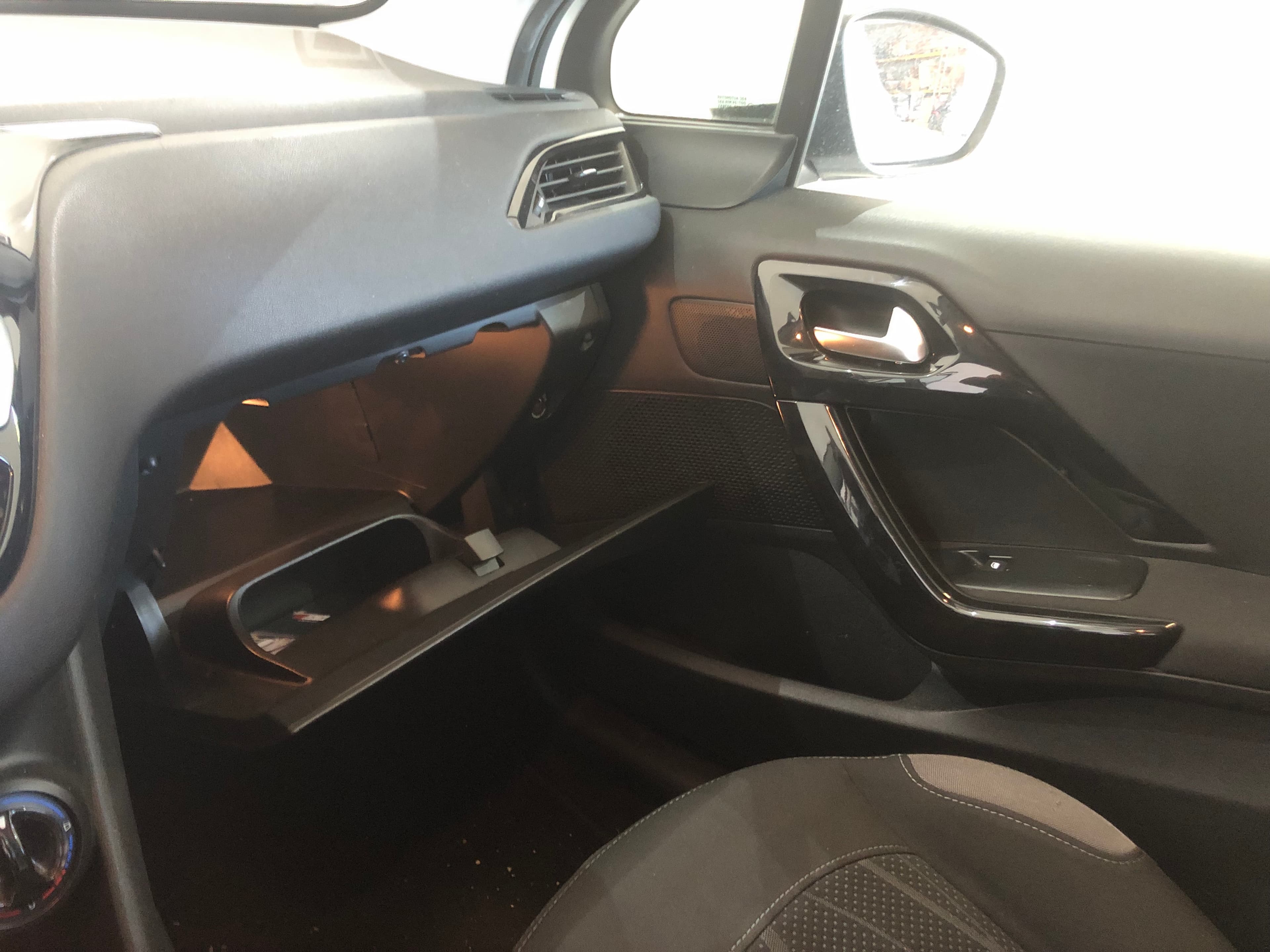 Peugeot 208 · Ano 2013 — imagen 36