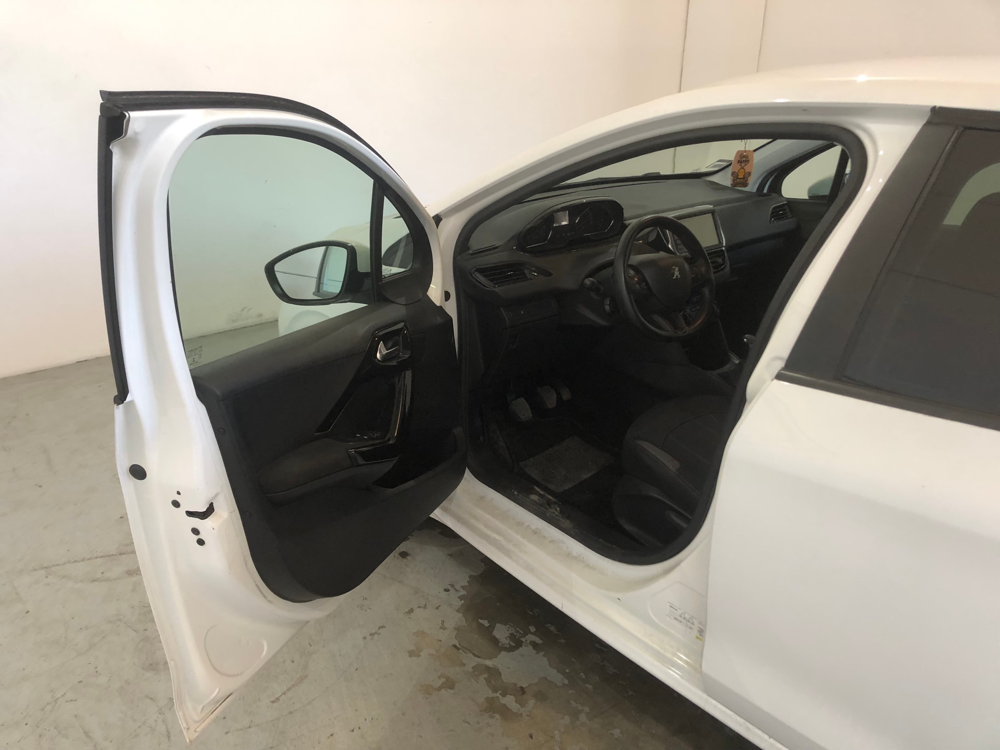 Peugeot 208 · Ano 2013 — imagen 20