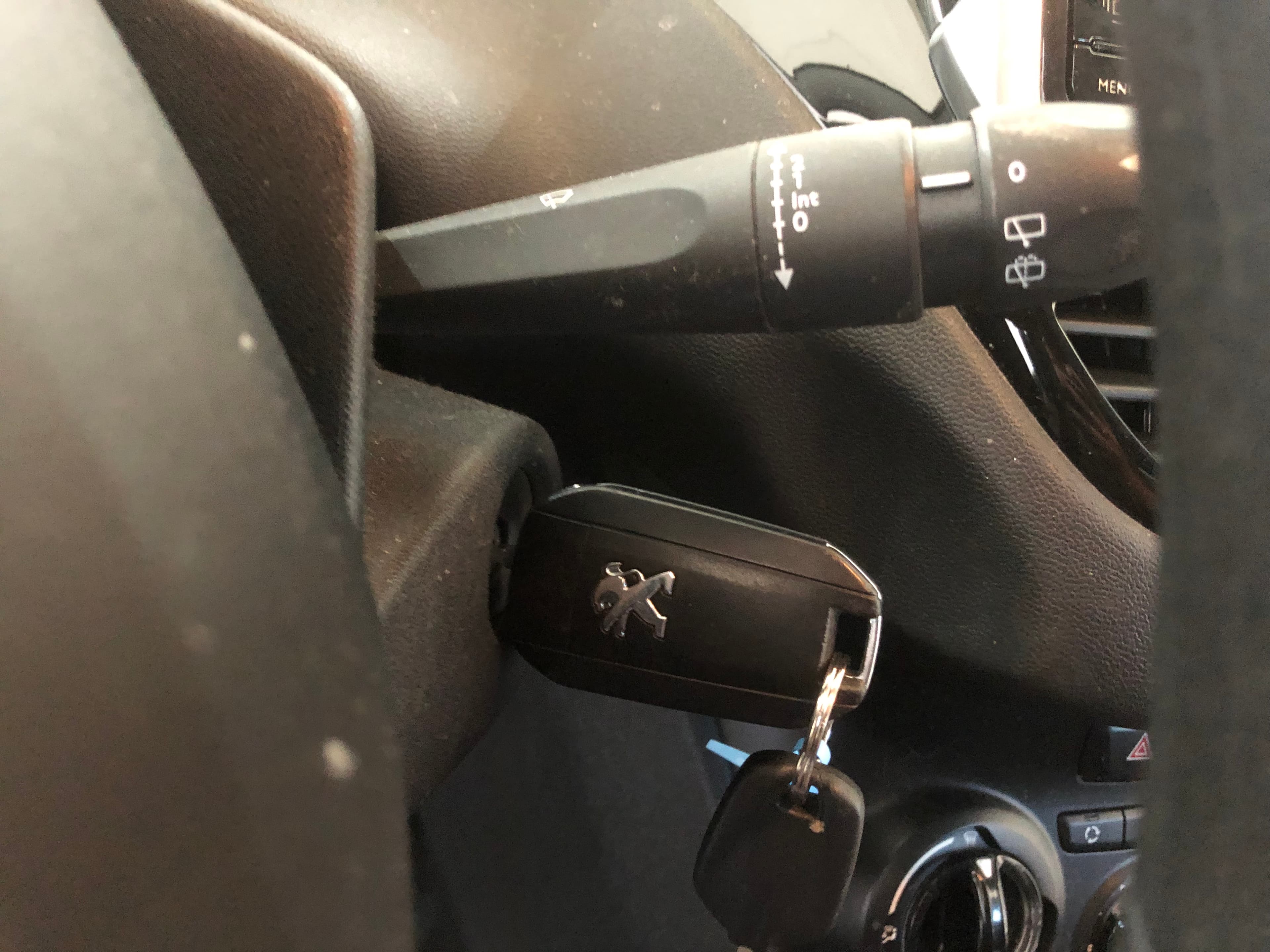 Peugeot 208 · Ano 2013 — imagen 33