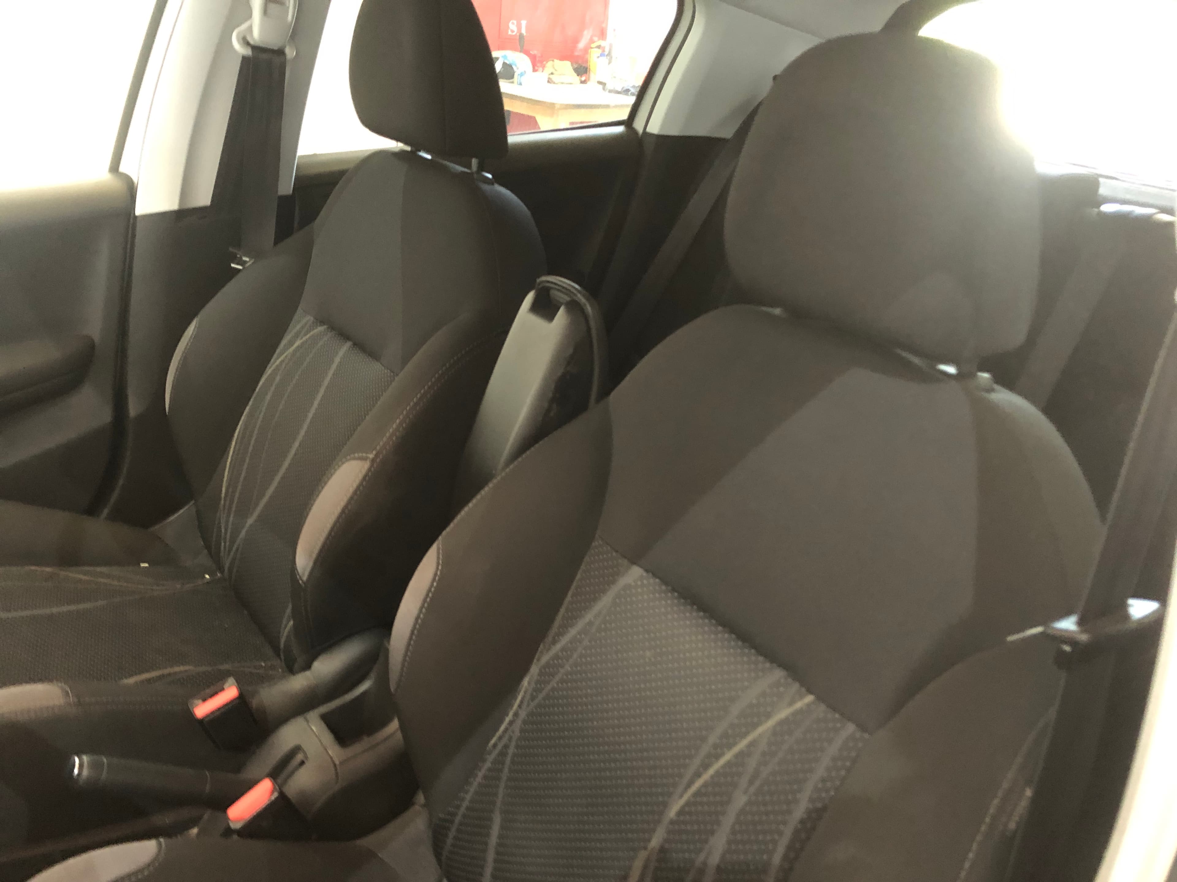 Peugeot 208 · Ano 2013 — imagen 16