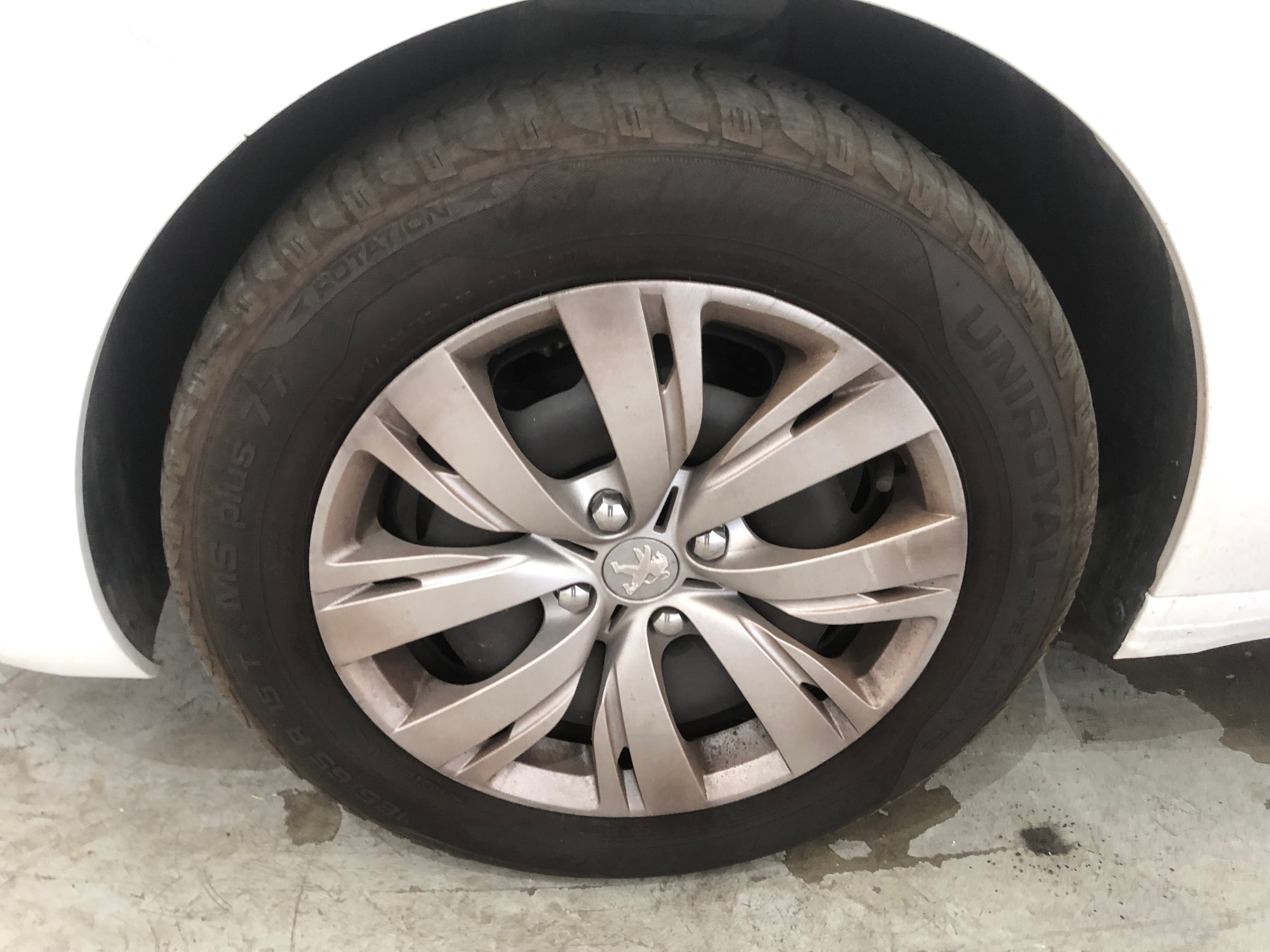 Peugeot 208 · Ano 2013 — imagen 15