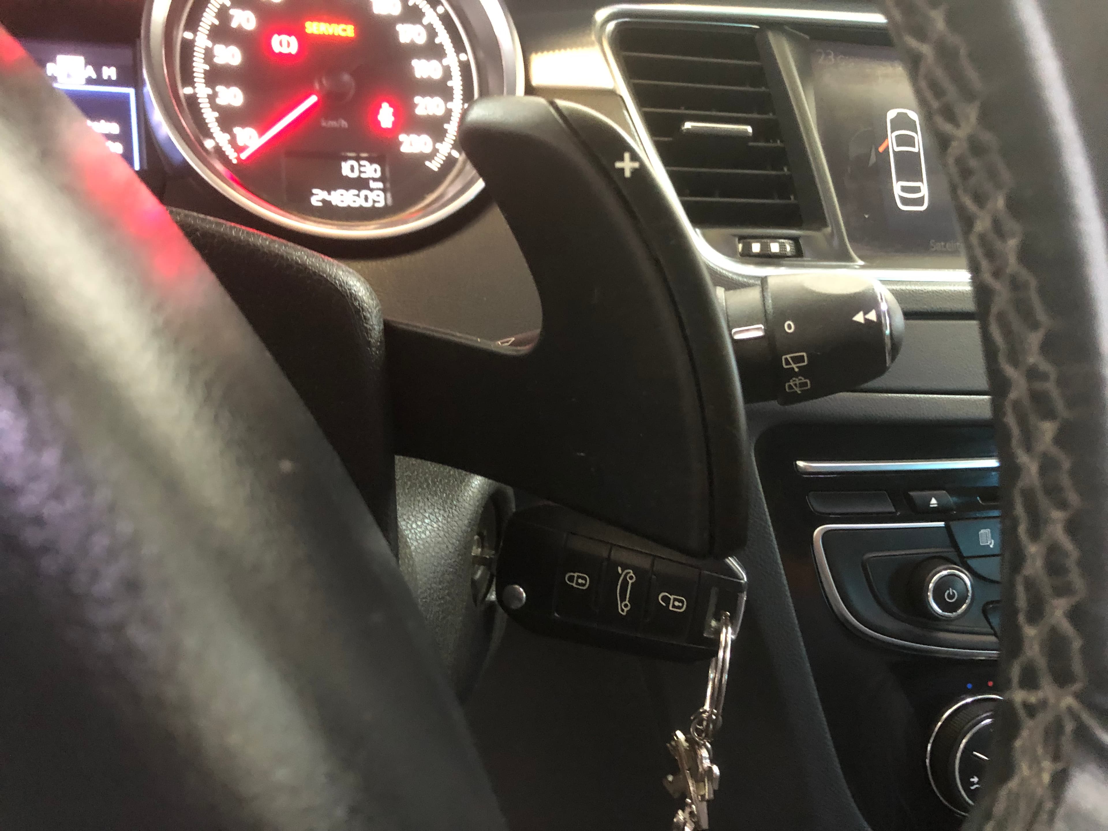 Peugeot 508 RXH Híbrido Diesel · Ano 2012 — imagem 26